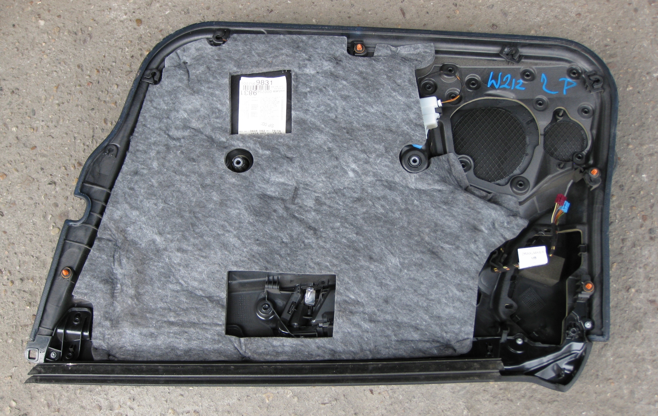MERCEDES W212 LIFT E KLASA 11 side upholstery door left front A2127202995
