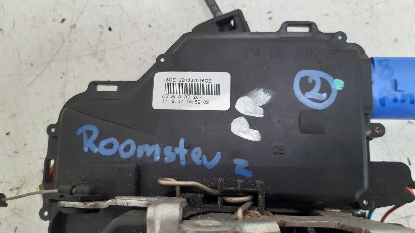lock front front right Skoda Roomster 1,2 12V
