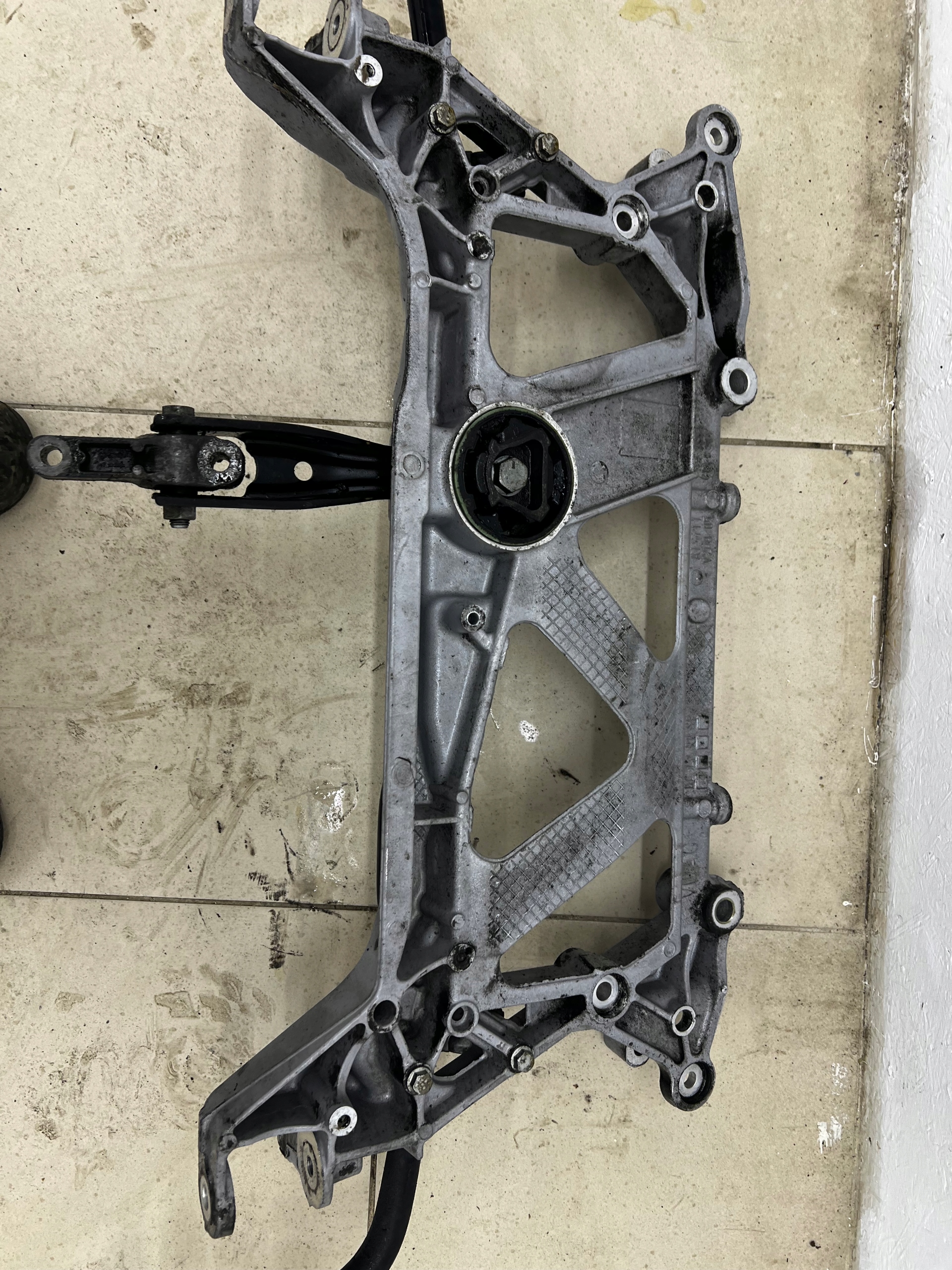 VW PASSAT B8 axle beam front axle beam subframe 3Q0199369D