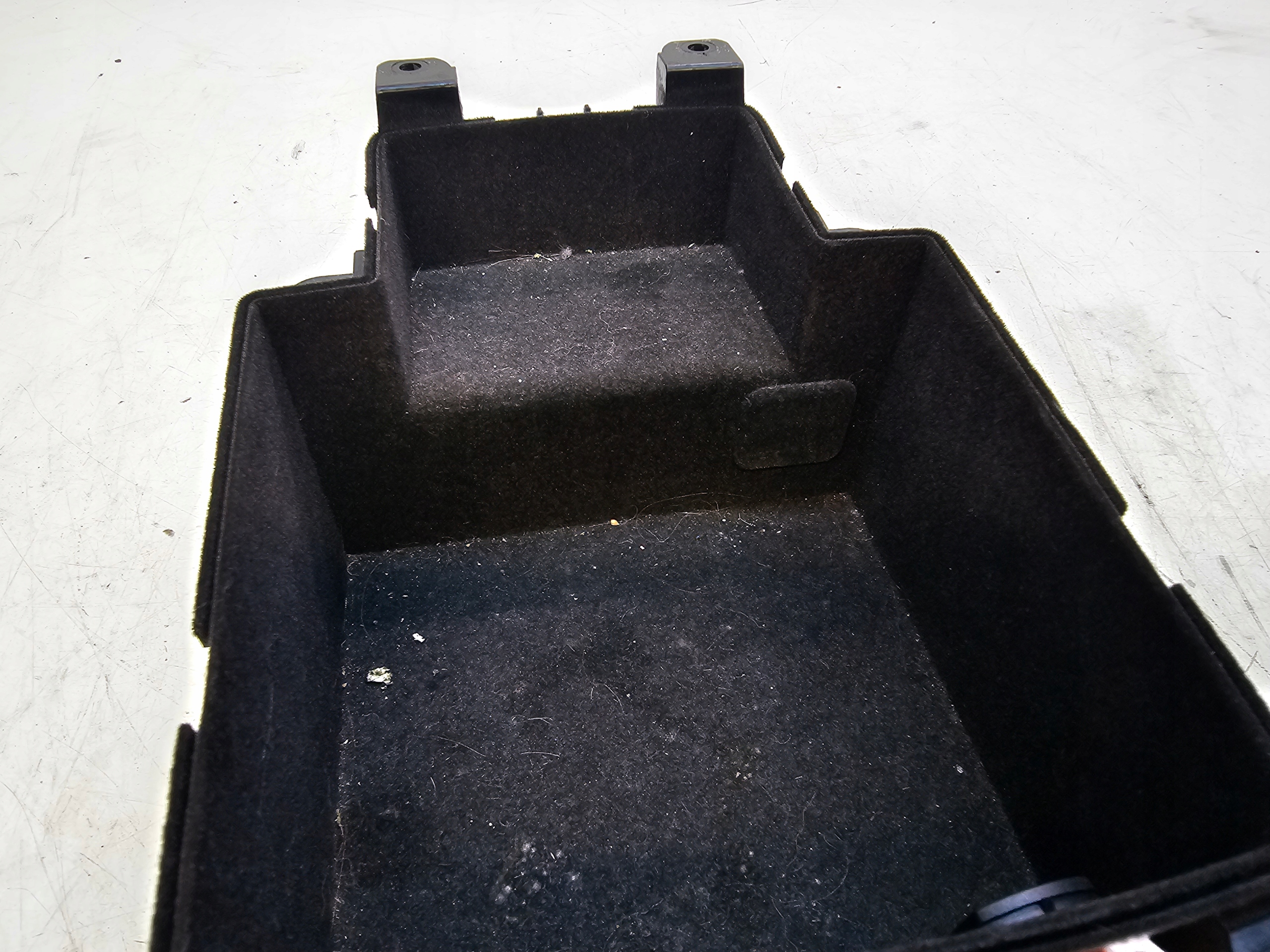 passenger compartment ZAPALNICZKA TELEFON AUDI A4 A5 8K0864981D