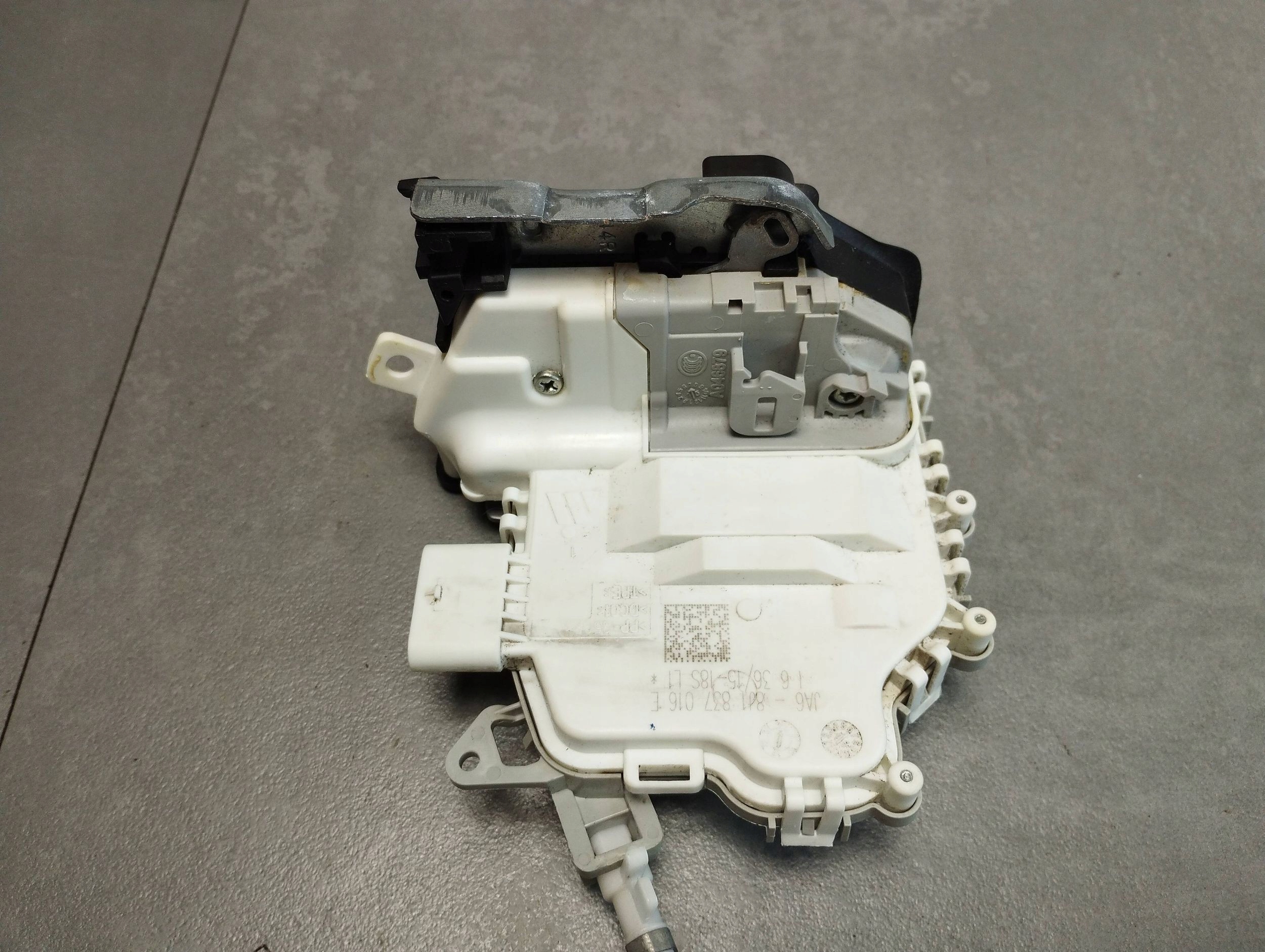 Audi A7 4G 2016 lock right front 8J1837016E