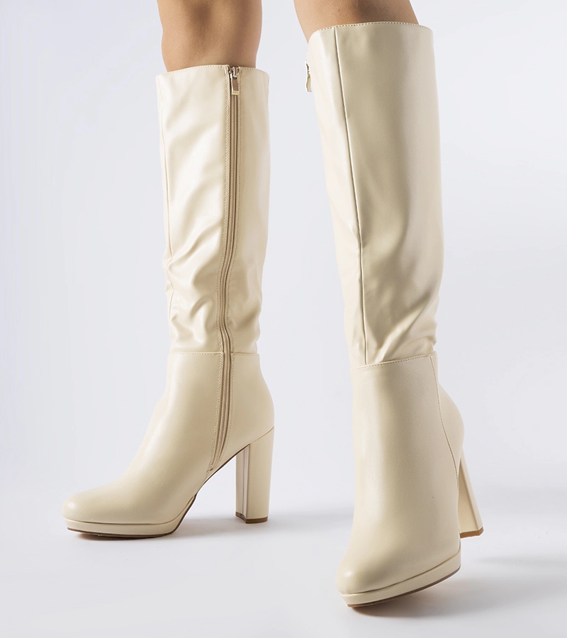 Beżowe kozaki na słupku 26594 26594 rozmiar 38 Oryginalne opakowanie producenta pudełko