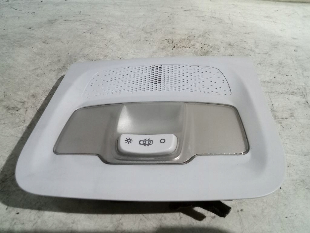 Peugeot 208 e oswietlenie cabina 9674441377