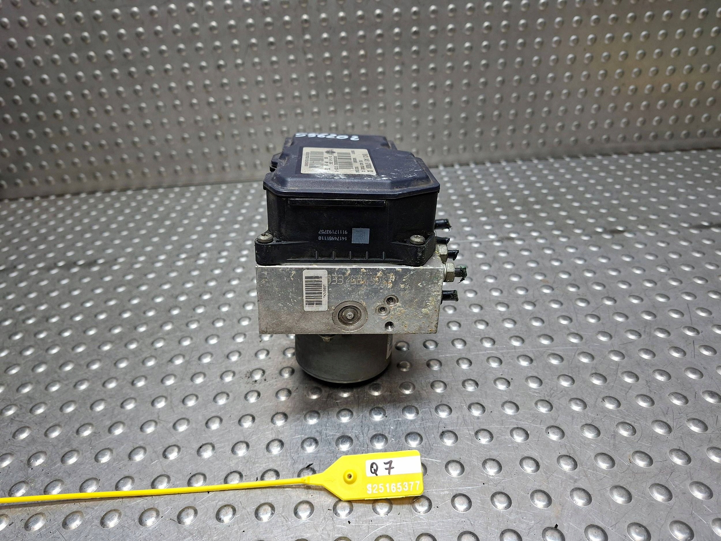 pump control unit ABS MINI COOPER R55 R56 R57 06- 6790381