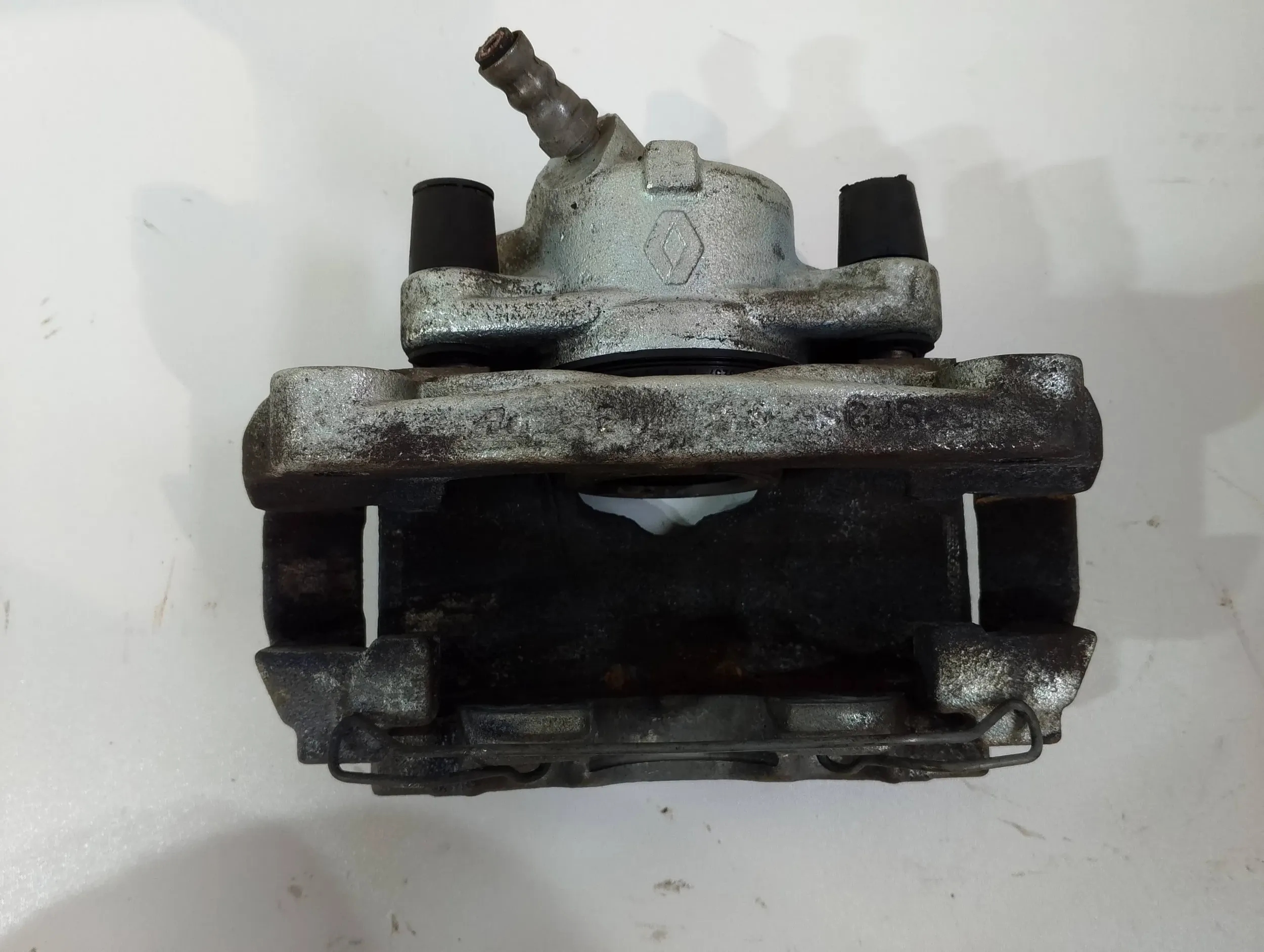 Nissan Juke II F16 caliper front left 863 (B87)