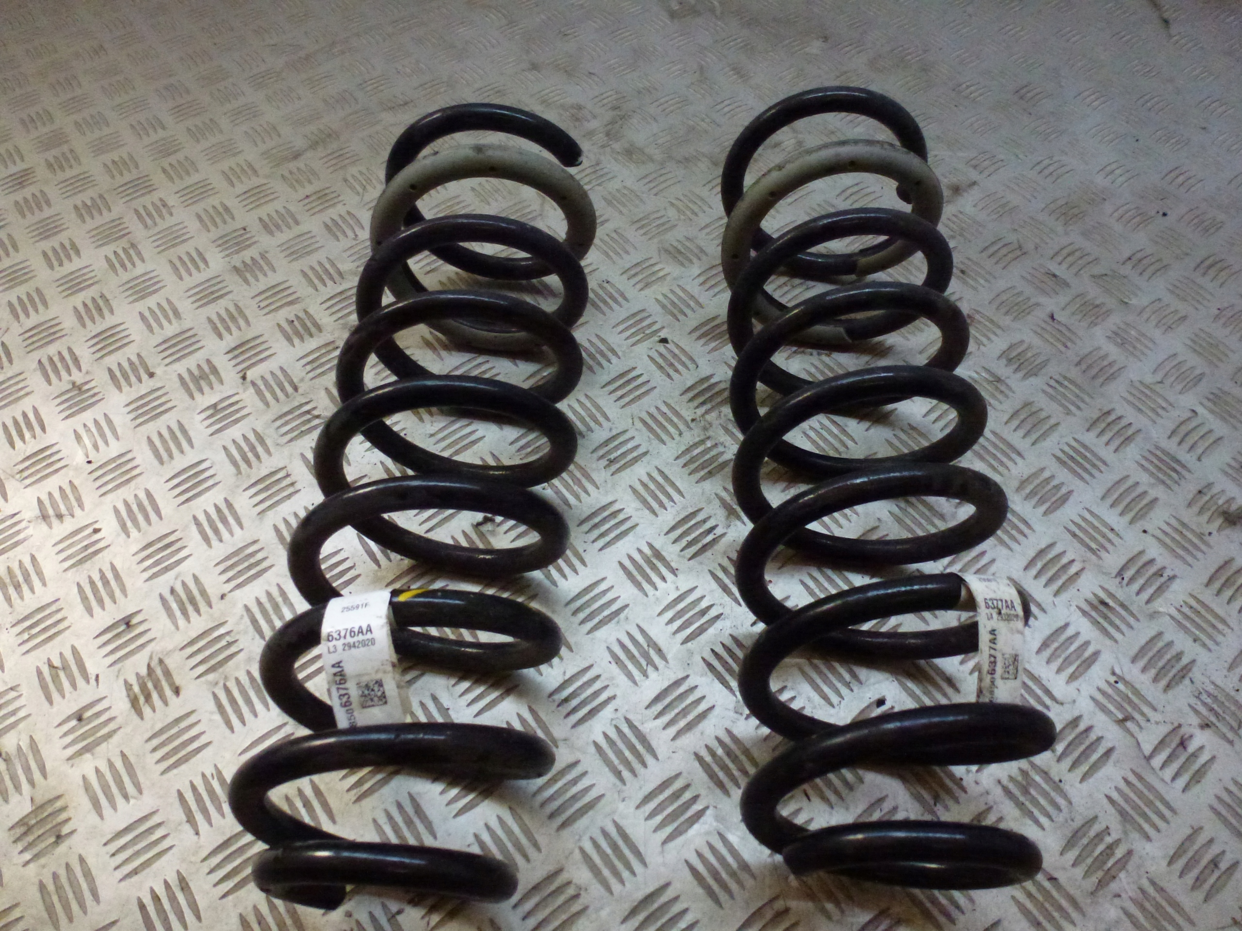 ПРУЖИНА ПЕРЕДНЯЯ JEEP WRANGLER JL 3.0 68506377AA