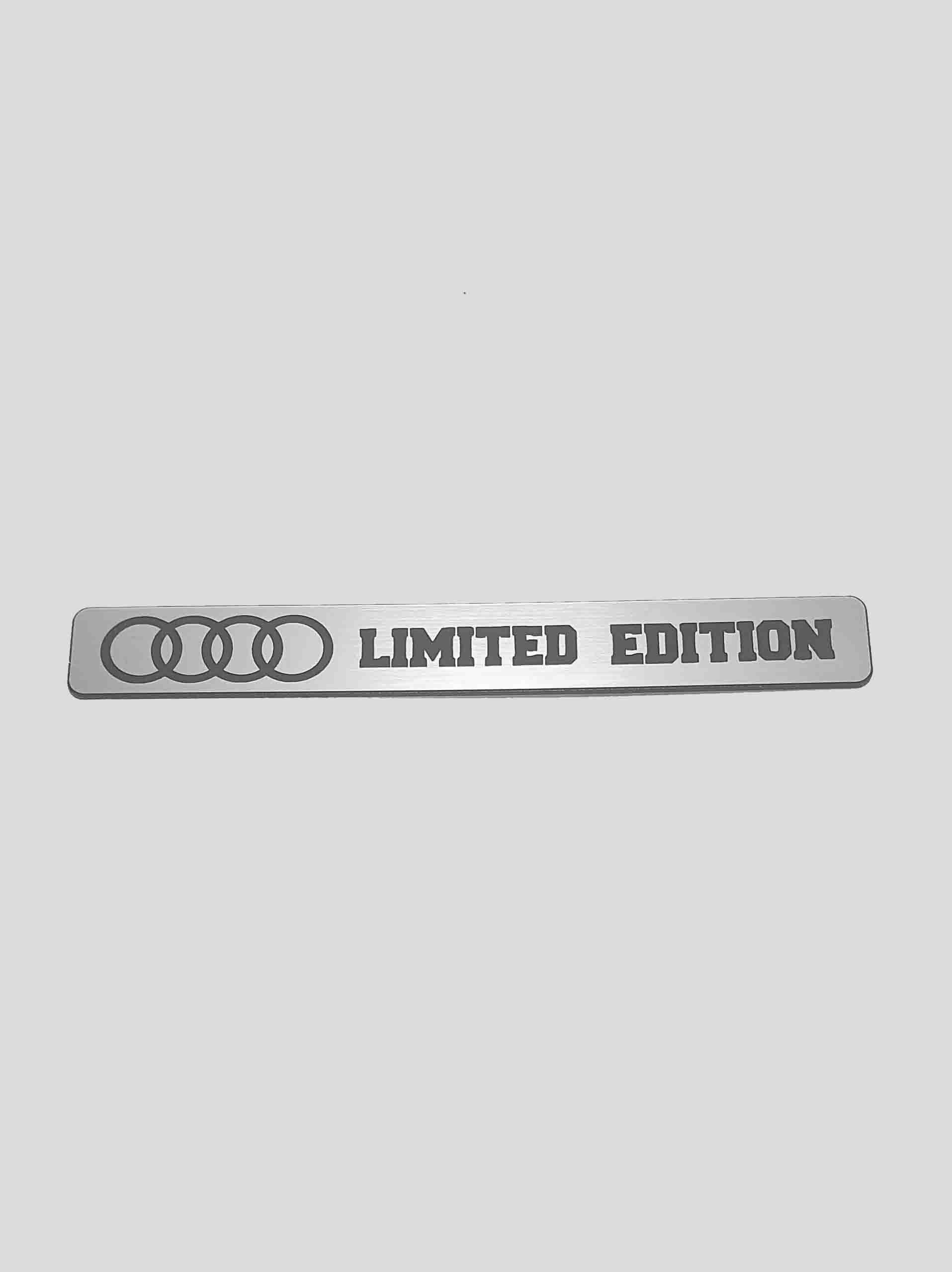 

Audi Limited Edition emblemat 120x15 mm Srebrna