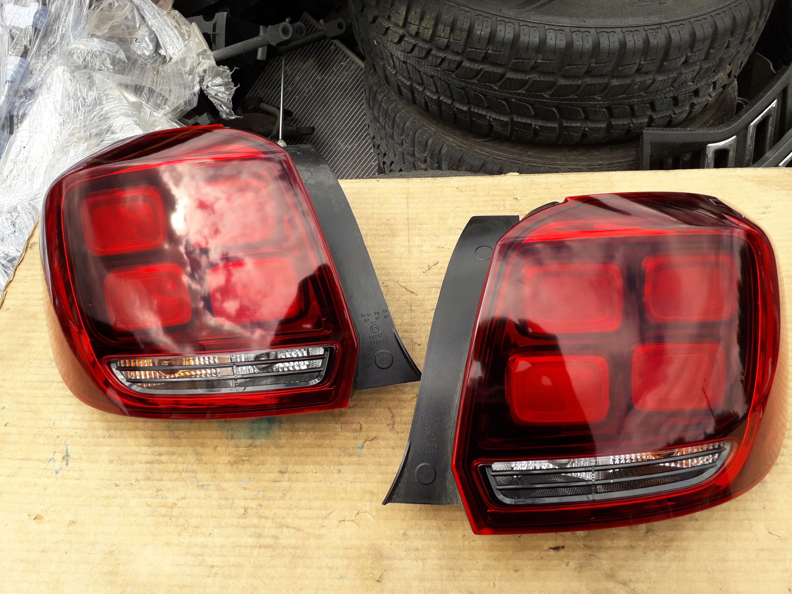 фонарь Dacia SANDERO II РЕСТАЙЛИНГ 17-