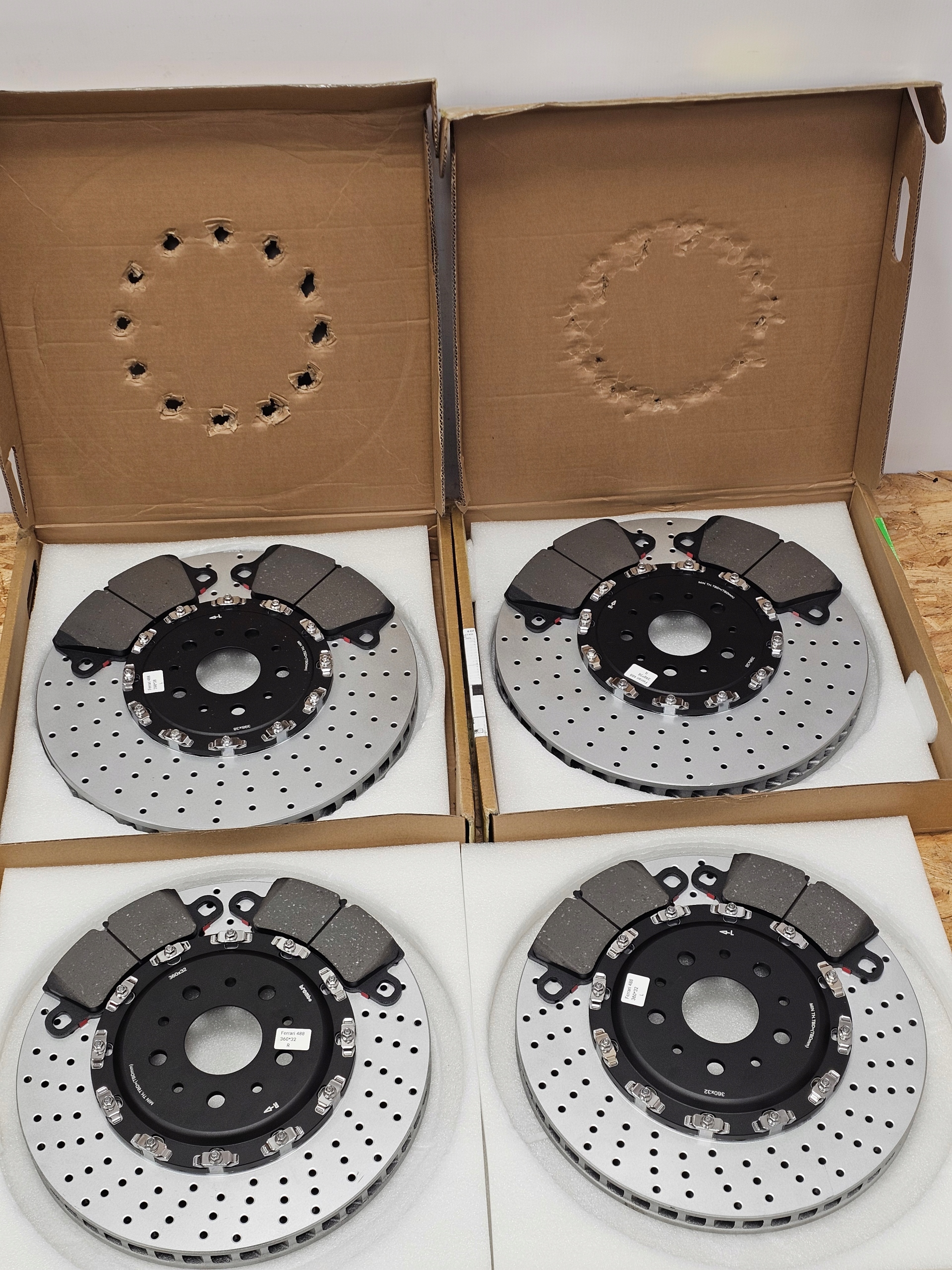 Zdjęcie produktu Konwersja CERAMIKA -> STAL Komplet Tarcze Klocki Ferrari 812 Superfast