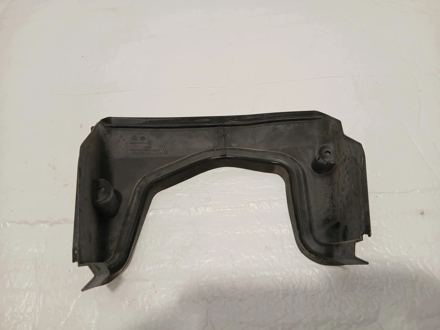 AUDI A4 B9 LIFT couverture couverture RYNNA sous vitre 8W1819979A