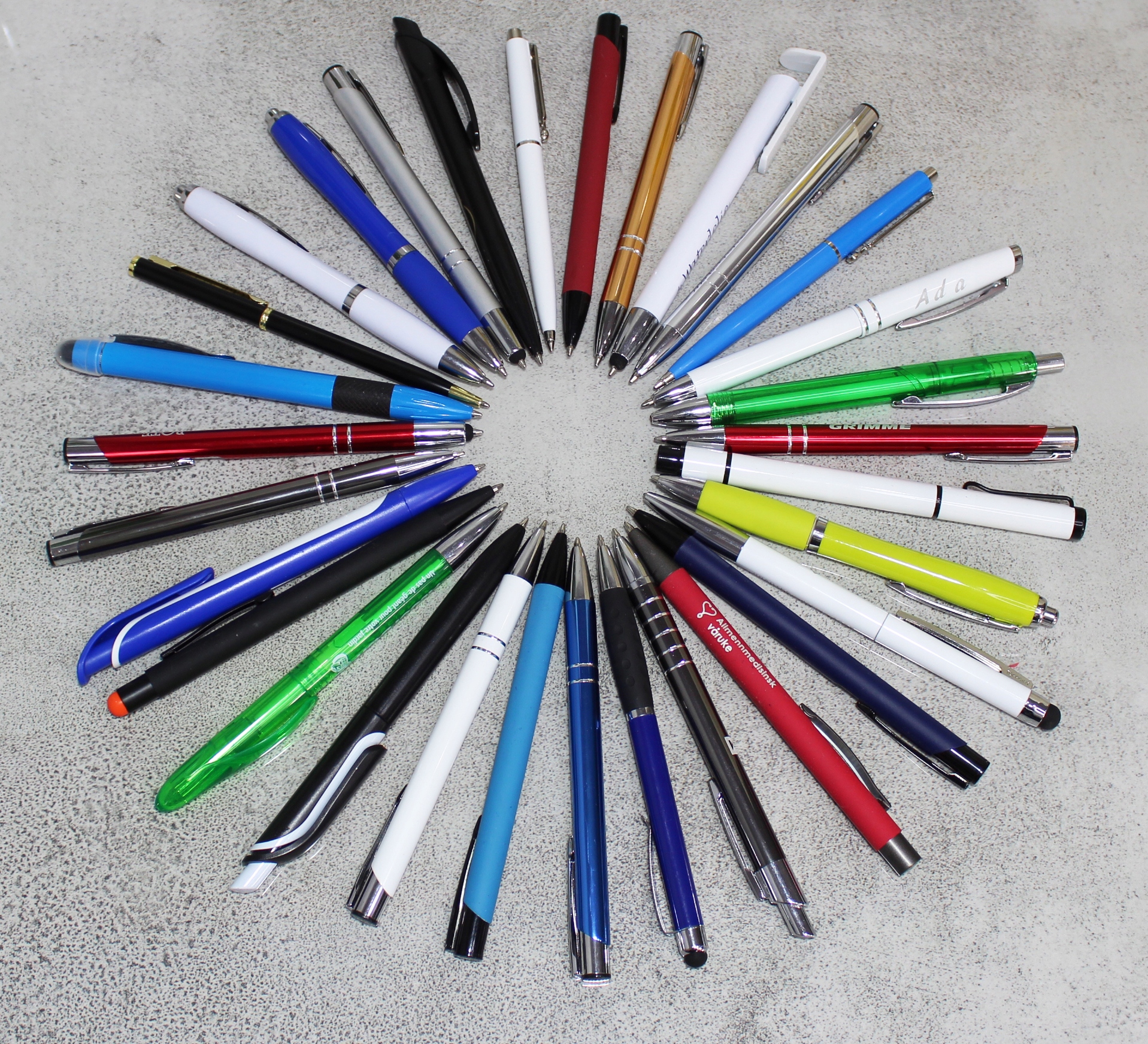 DŁUGOPISY Z WKŁADAMI DŁUGOPIS AUTOMATYCZNY ZESTAW 20 SZTUK Kolor wkładu inny