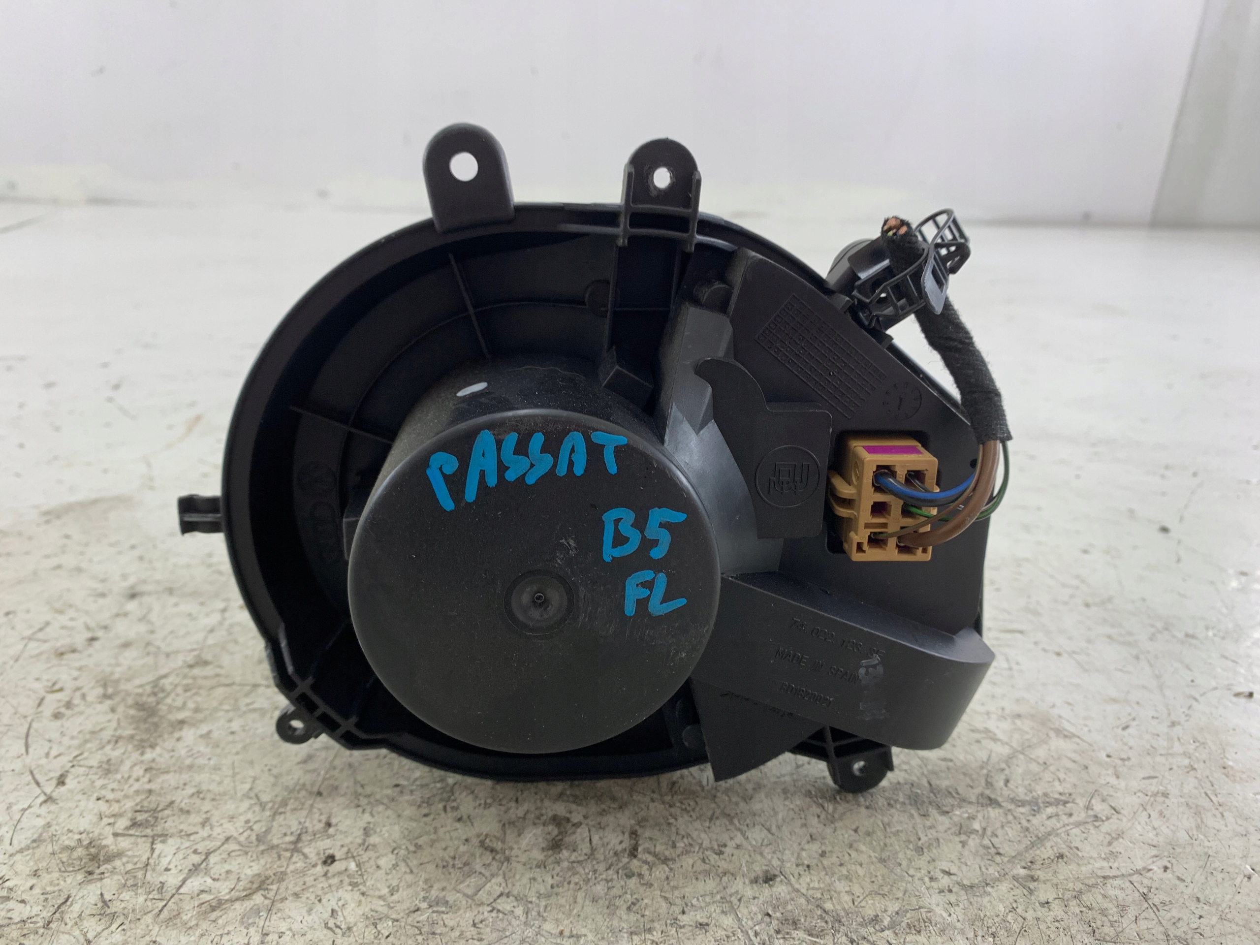 VW PASSAT B5 LIFT heating air conditioning devices 8D1820021 740221233F