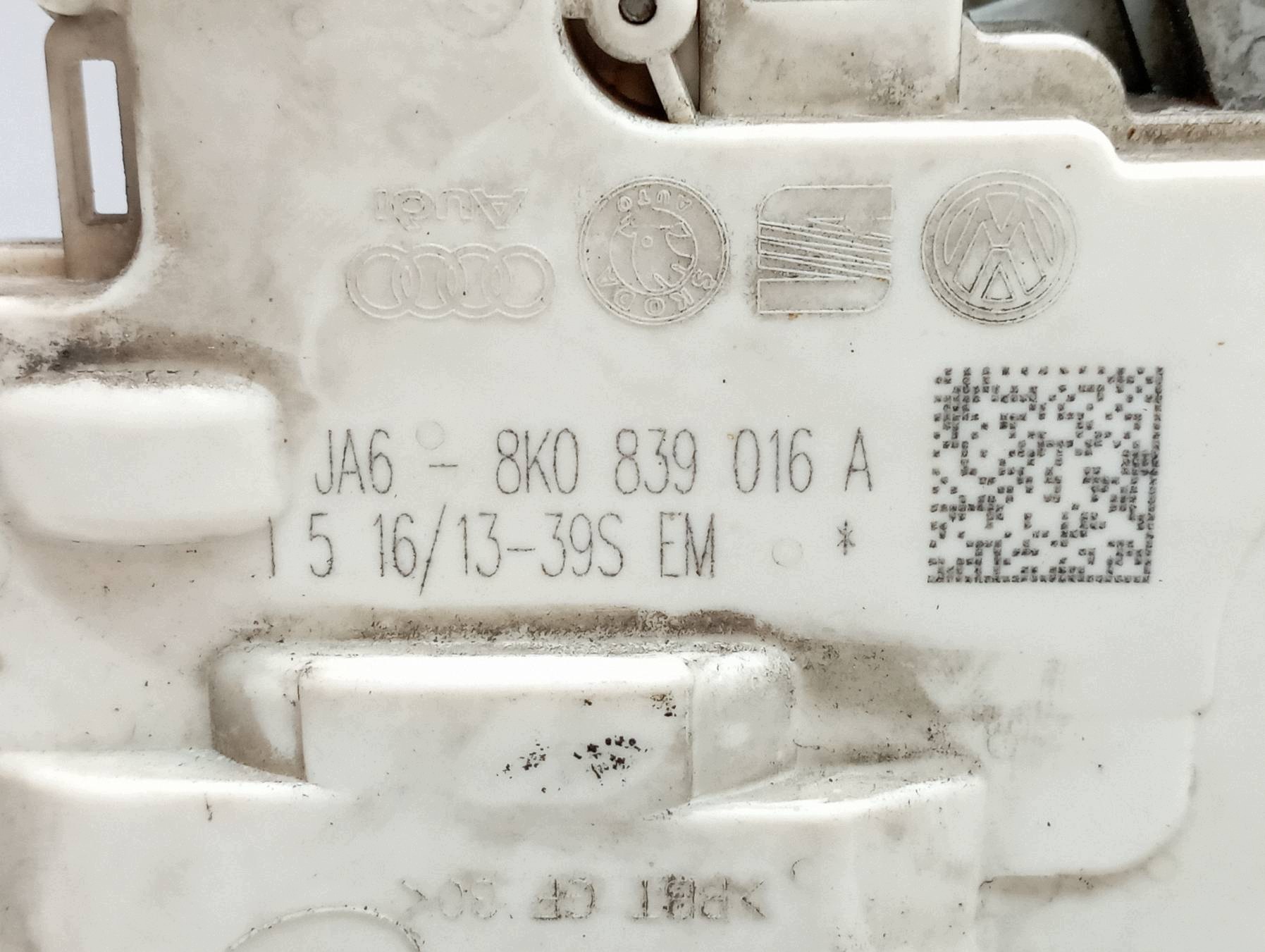 lock door rear part right 8K0839016A Porsche Cayenne II (2010-2017)