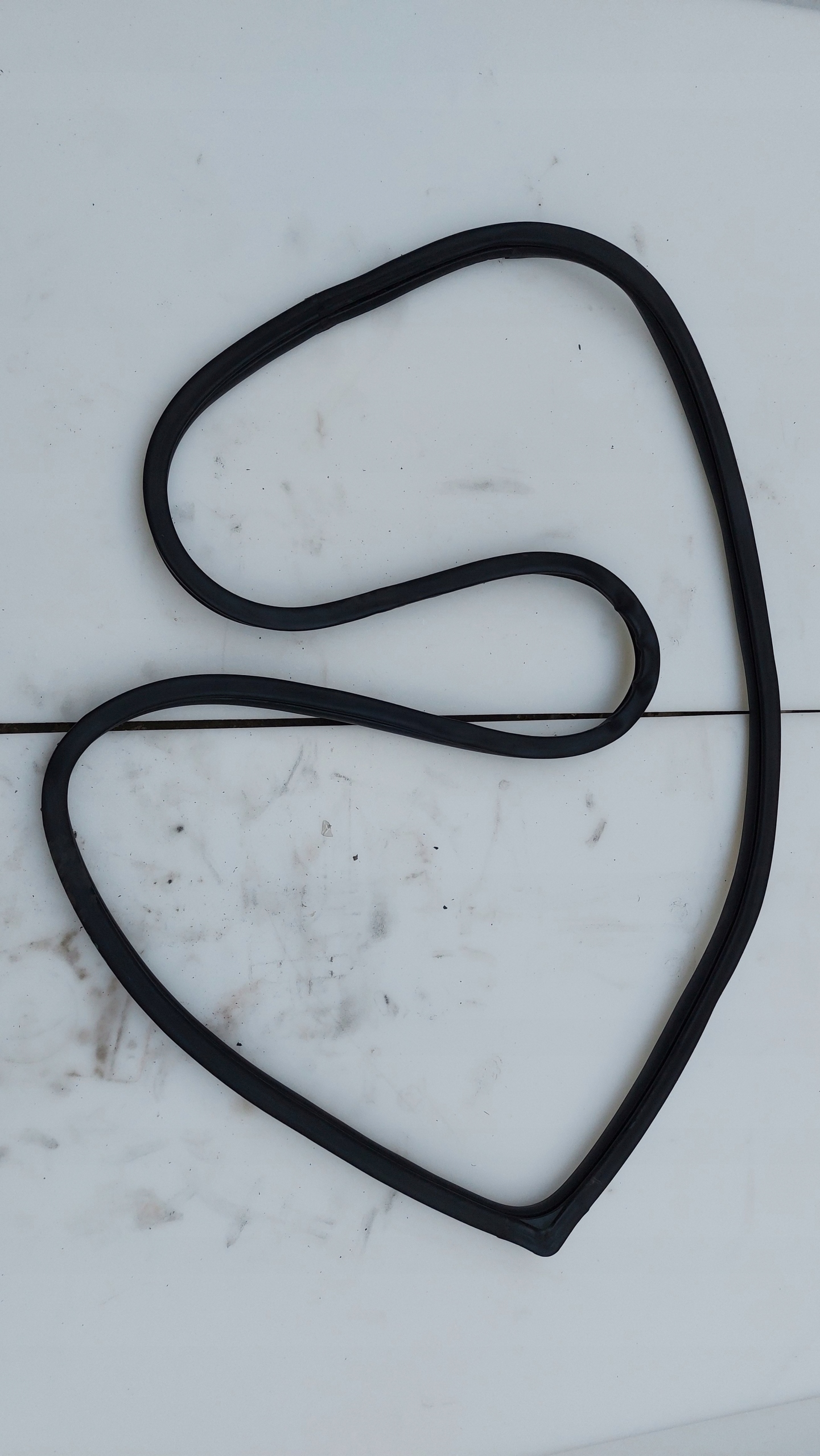 USZCZELKA DRZWI LEWA TYL KIA CARENS IV 2013-