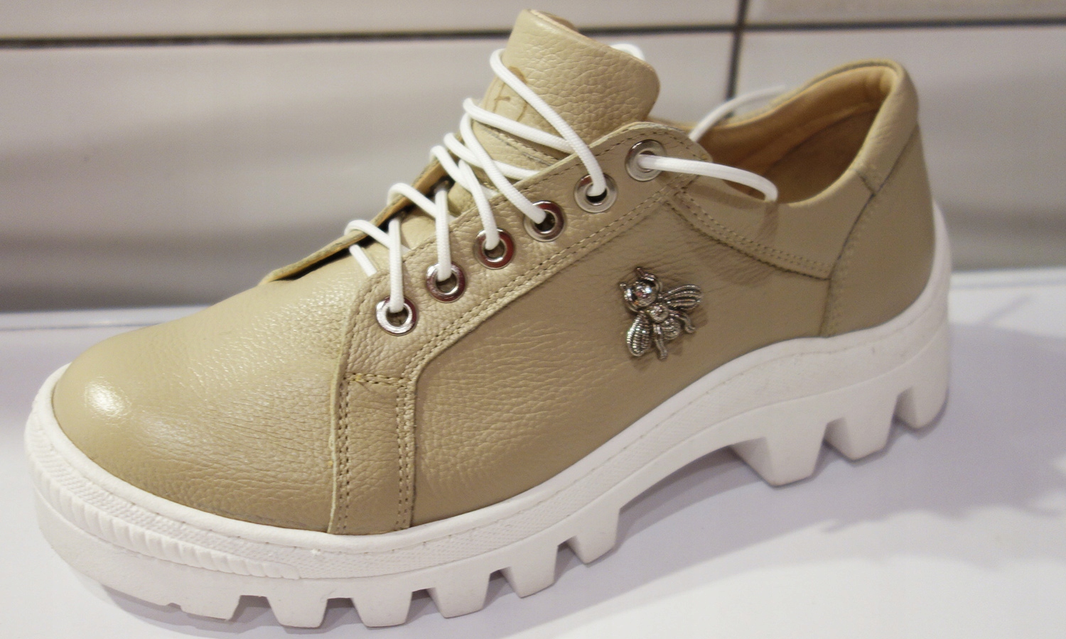 Pólbuty trapery sznurowane sportowe beżowe 41