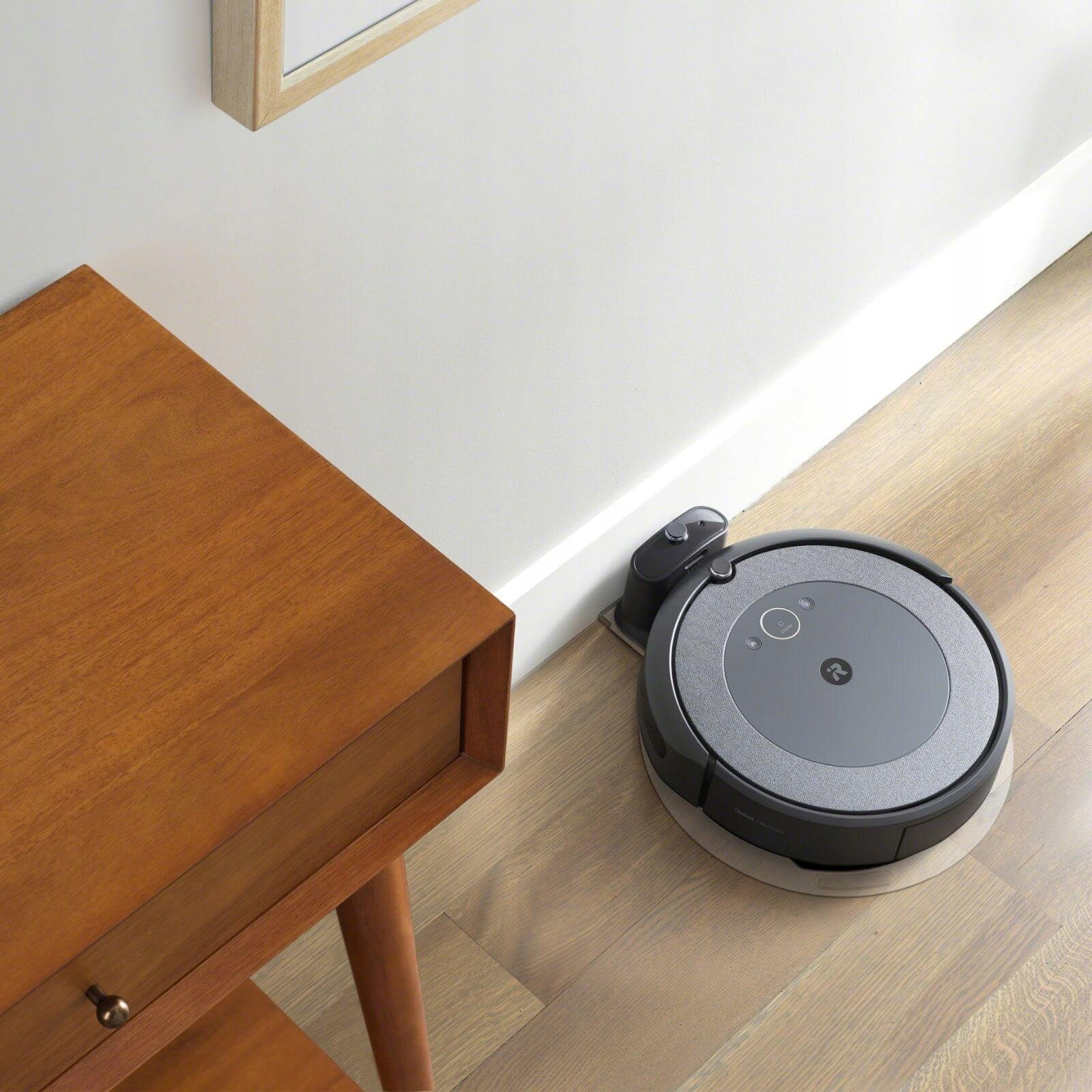 ROBOT SPRZĄTAJĄCY ODKURZAJĄCO-MOPUJĄCY AUTOMATYCZNY IROBOT ROOMBA COMBO I5 Kolor dominujący czarny
