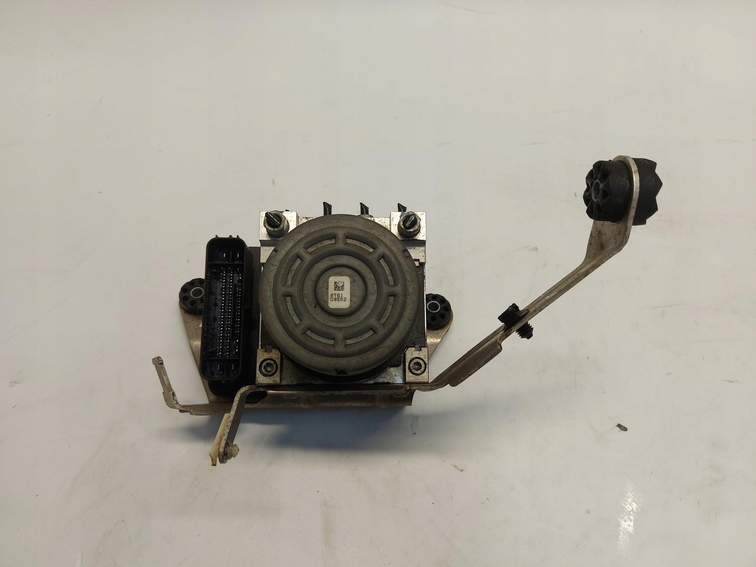 BMW i3 i01 REX pump control unit ABS 6876236