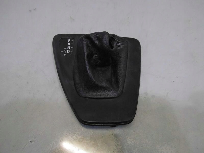 RAMKA MIESZEK ZMIANY BIEGOW BMW 3 E93