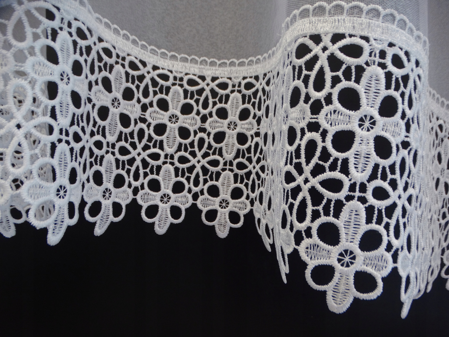 Mg markýzová záclona Enzo s guipurou 73364 15 cm 300 x 160 Luk nebo Jednoduchá