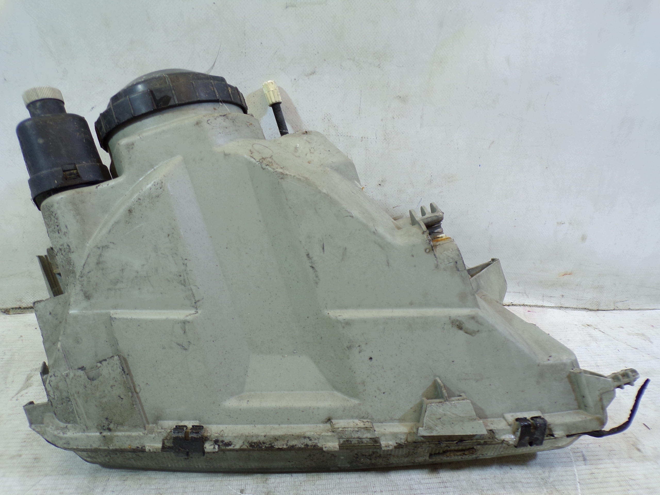 light front front left SAAB 900 (K1)