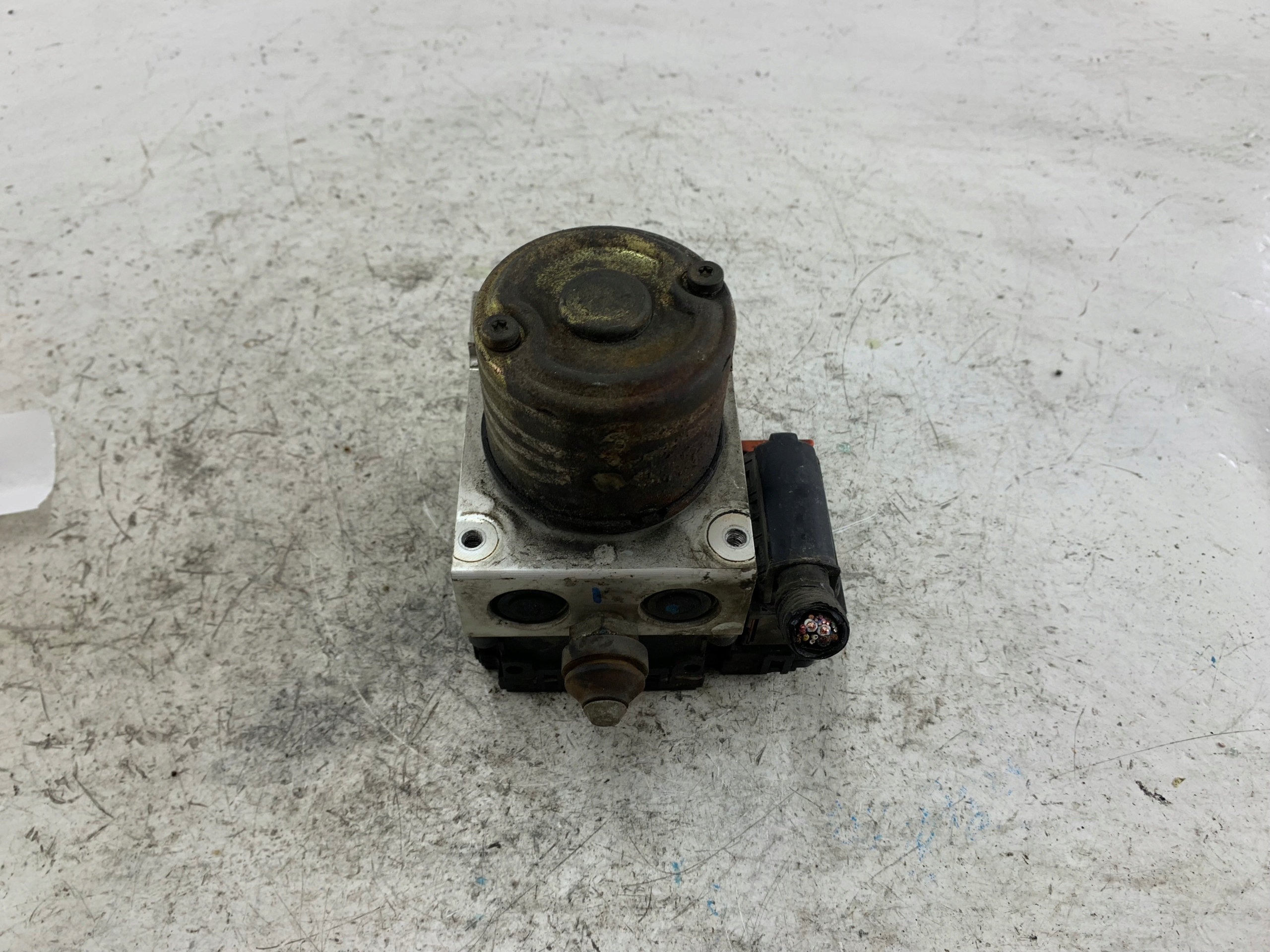 SUZUKI IGNIS a posilovač brzd ABS 80G0 AC.0450-0182.4
