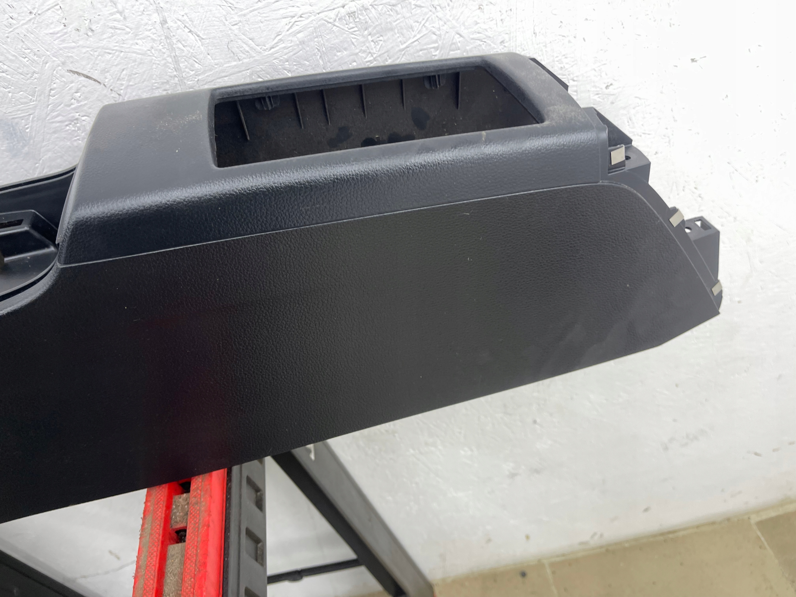 Audi A3 S3 8V седан тунель середина 8V1863241