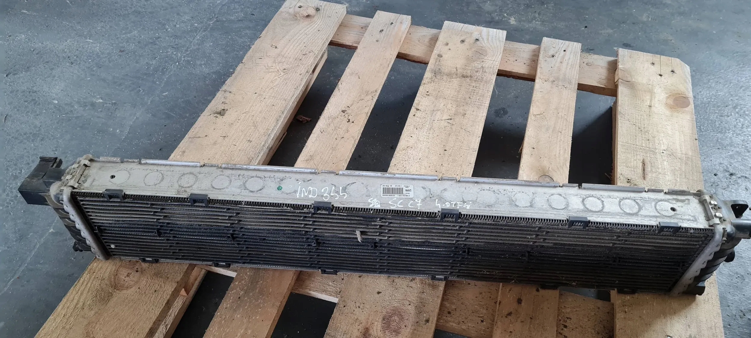 S6 C7 4G LIFT DODATKOWA CHŁODNICA WODY 4.0 TFSI 4G0145804D S7 4G