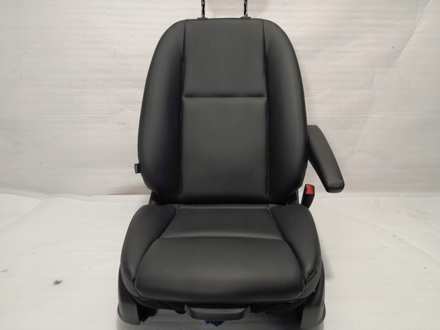 MERCEDES SPRINTER W907 seat leather right front