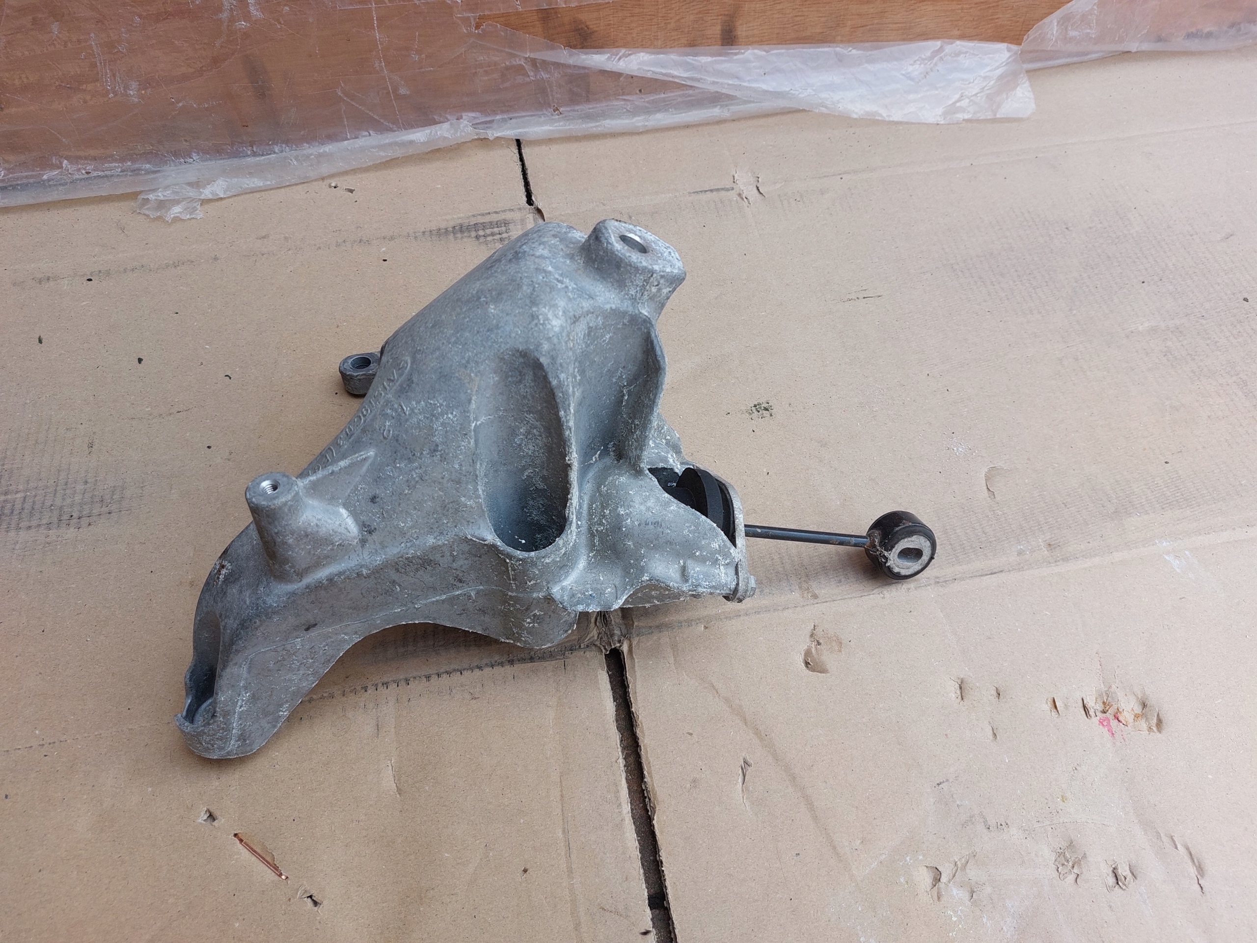 engine mount AUDI 4M0199307CN