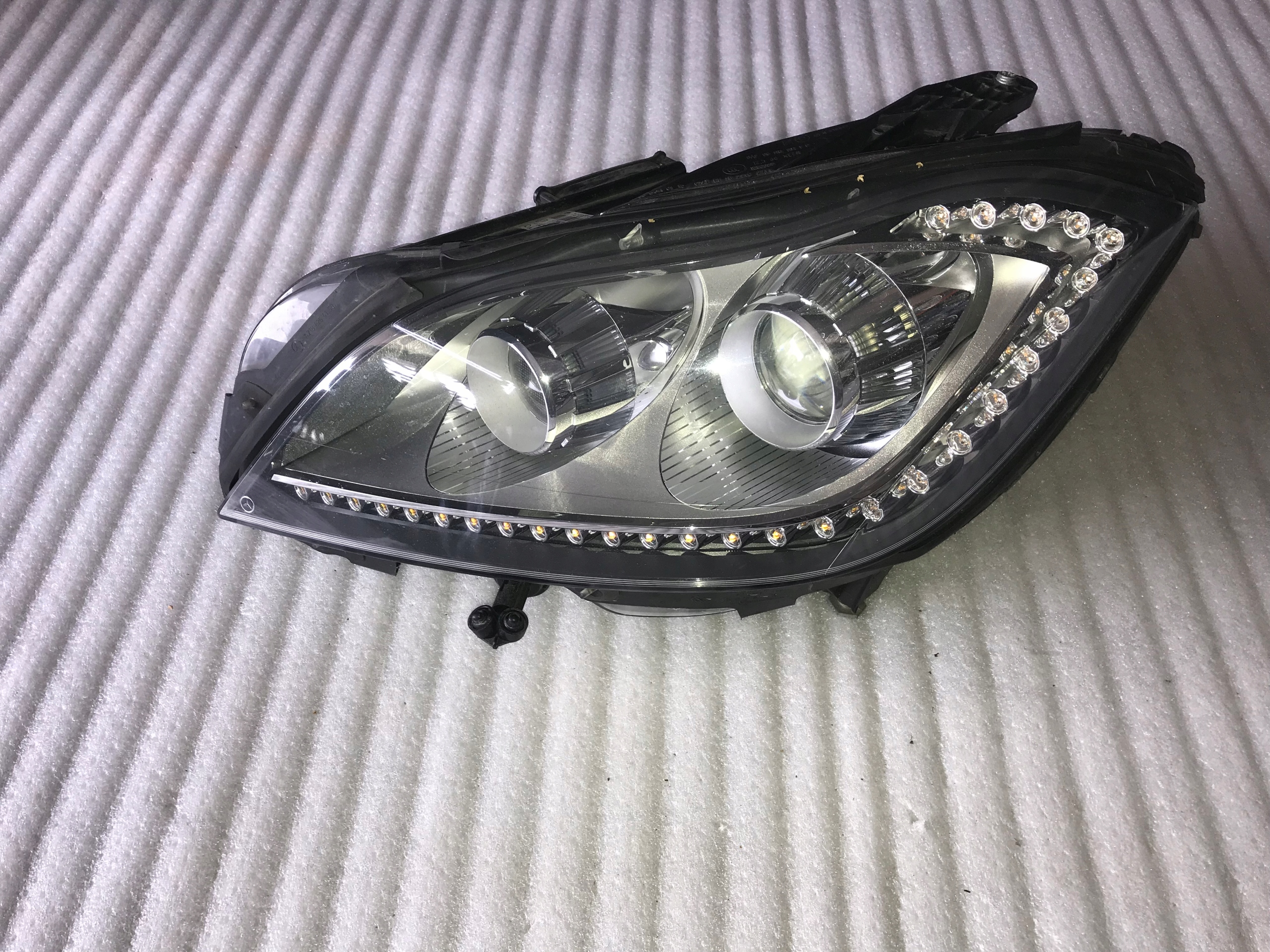 MERCEDES CLS W218 LAMPA LEWA BI XENON EUROPA