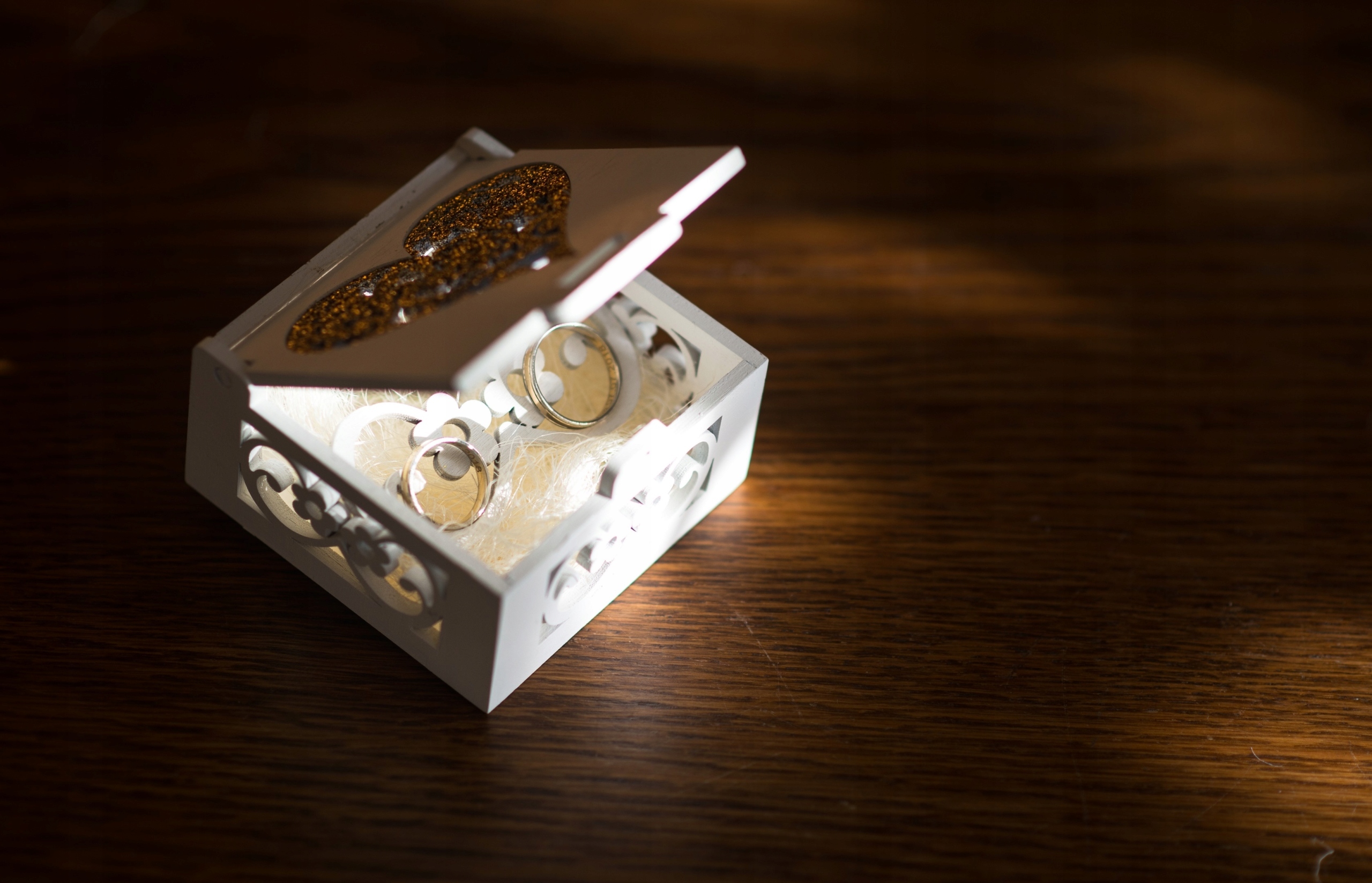 Białe Pudełko na obrączki ZŁOTE Płeć mężczyzna