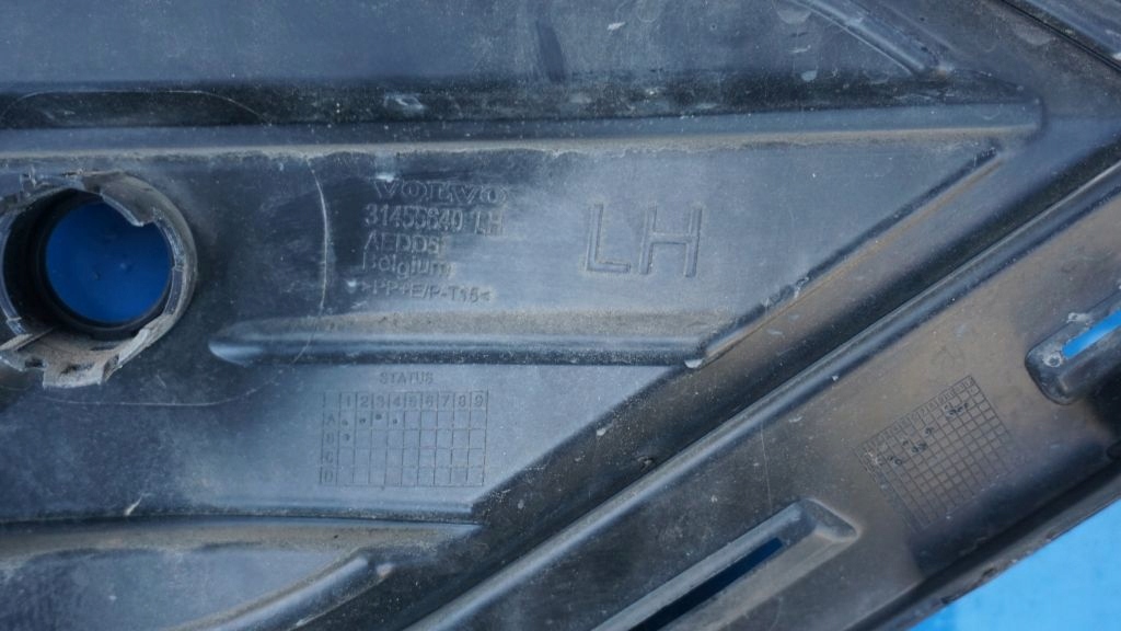VOLVO S60 V60 II - grid spoiler of a bumper left