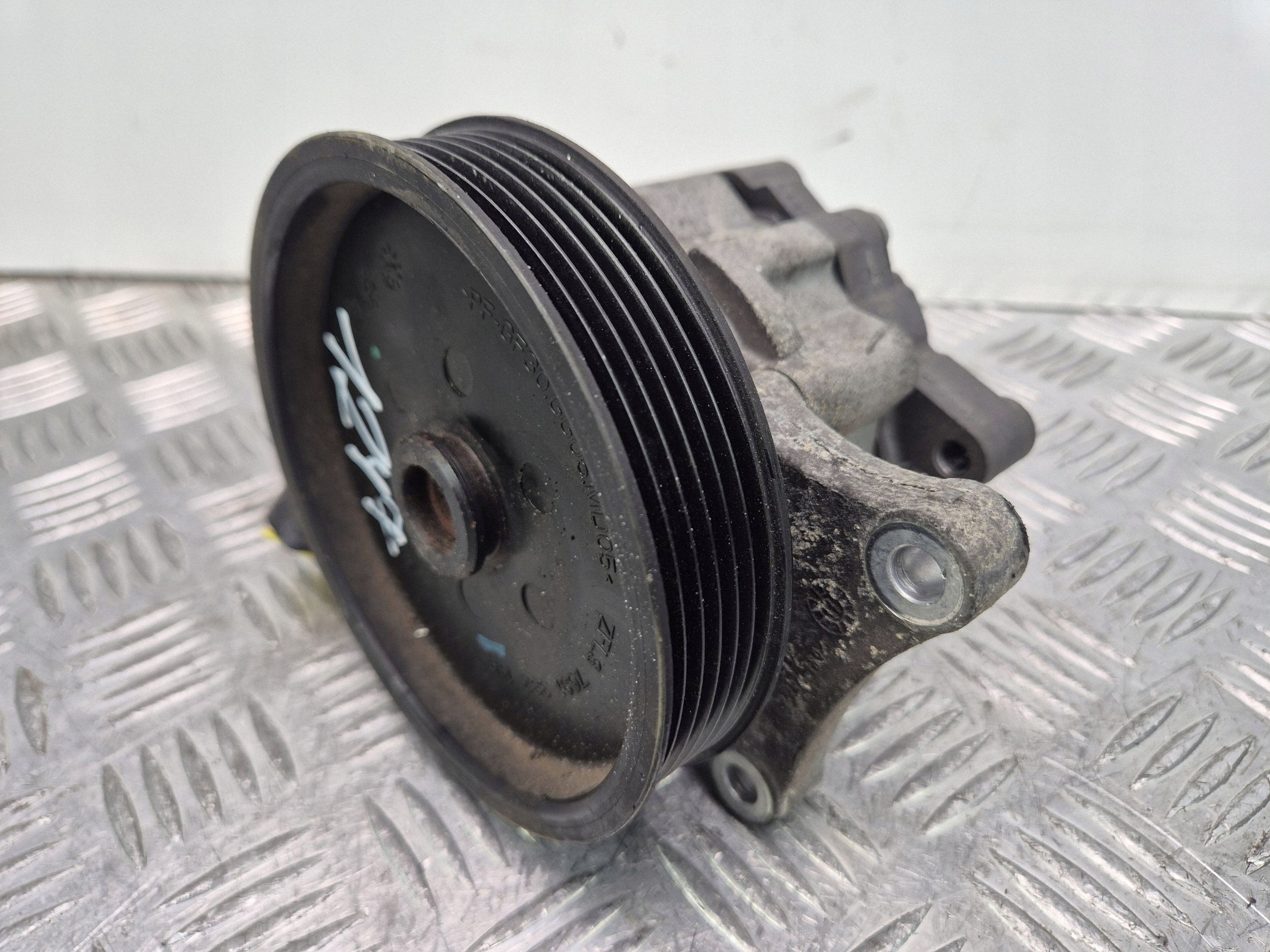 Mercedes C250 CGI W204 Pompa servosterzo A0064667601