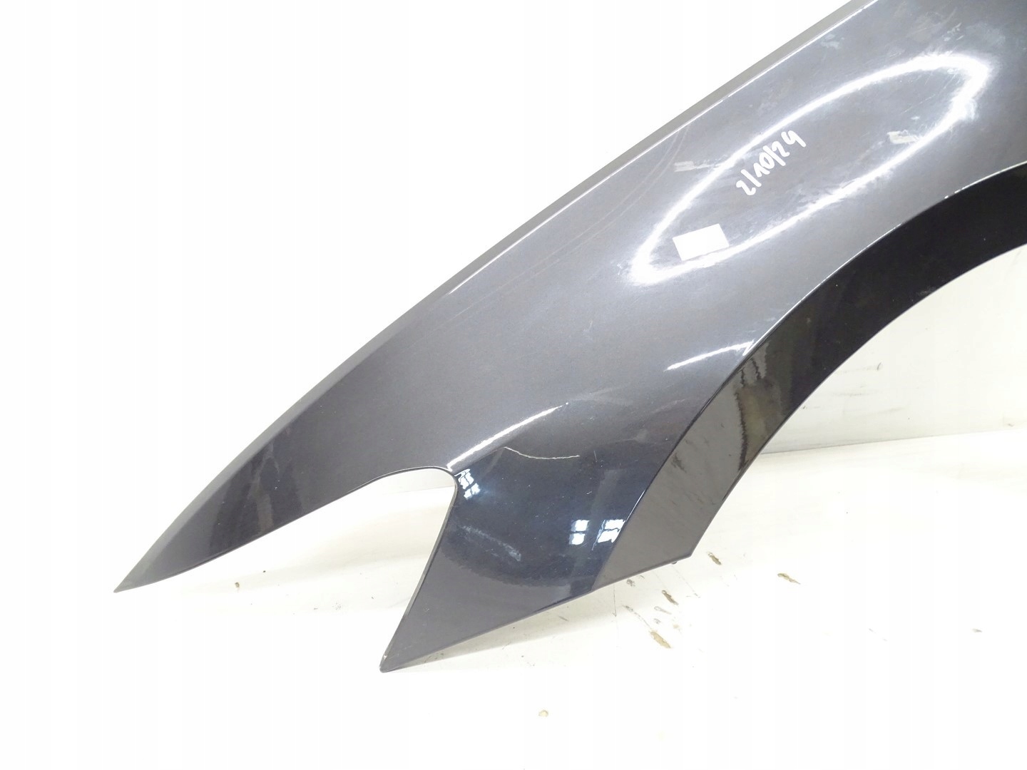 fender left front front VW PASSAT B8 14- LB7R