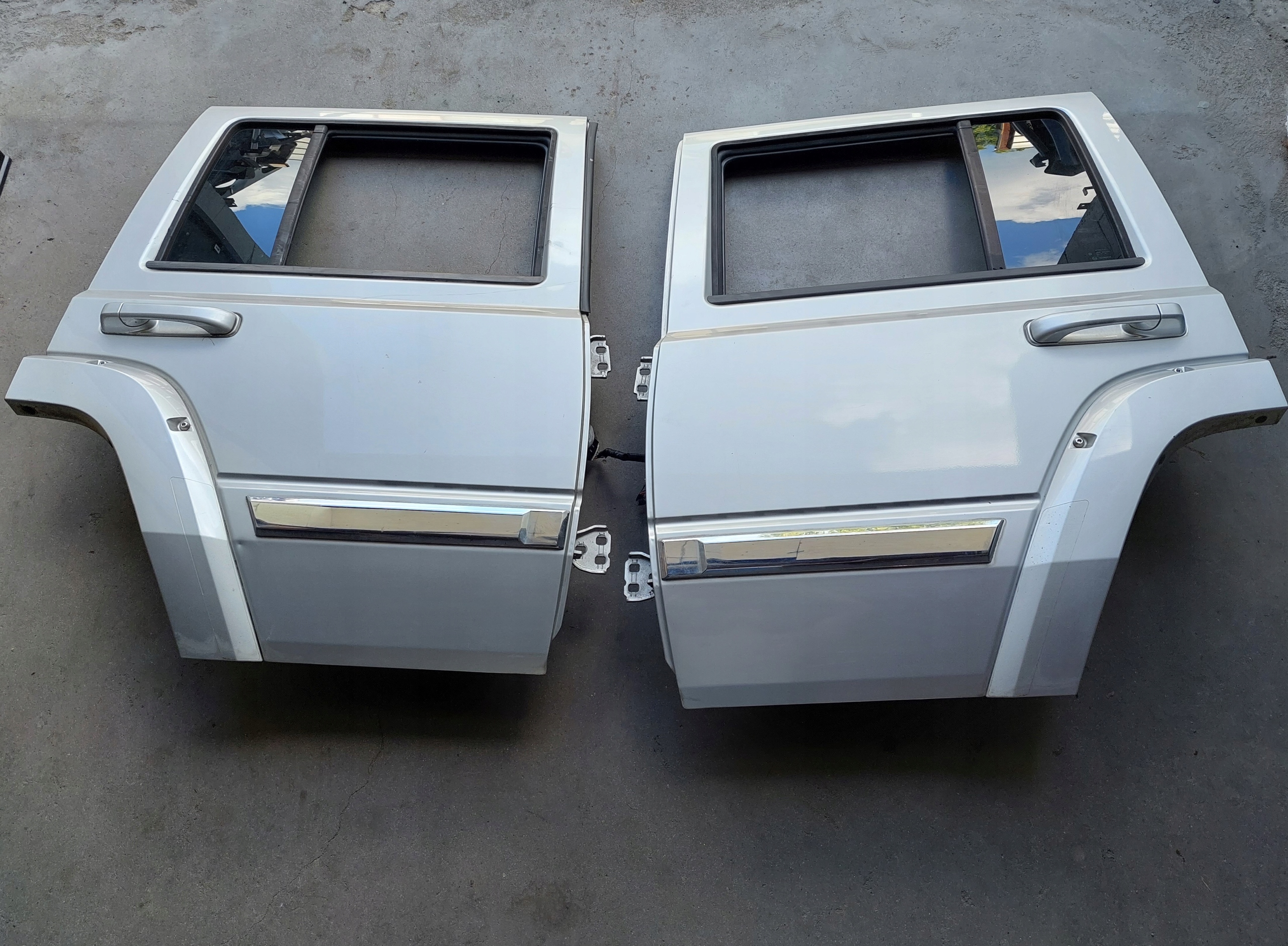 door rear part rear. right left JEEP COMMANDER
