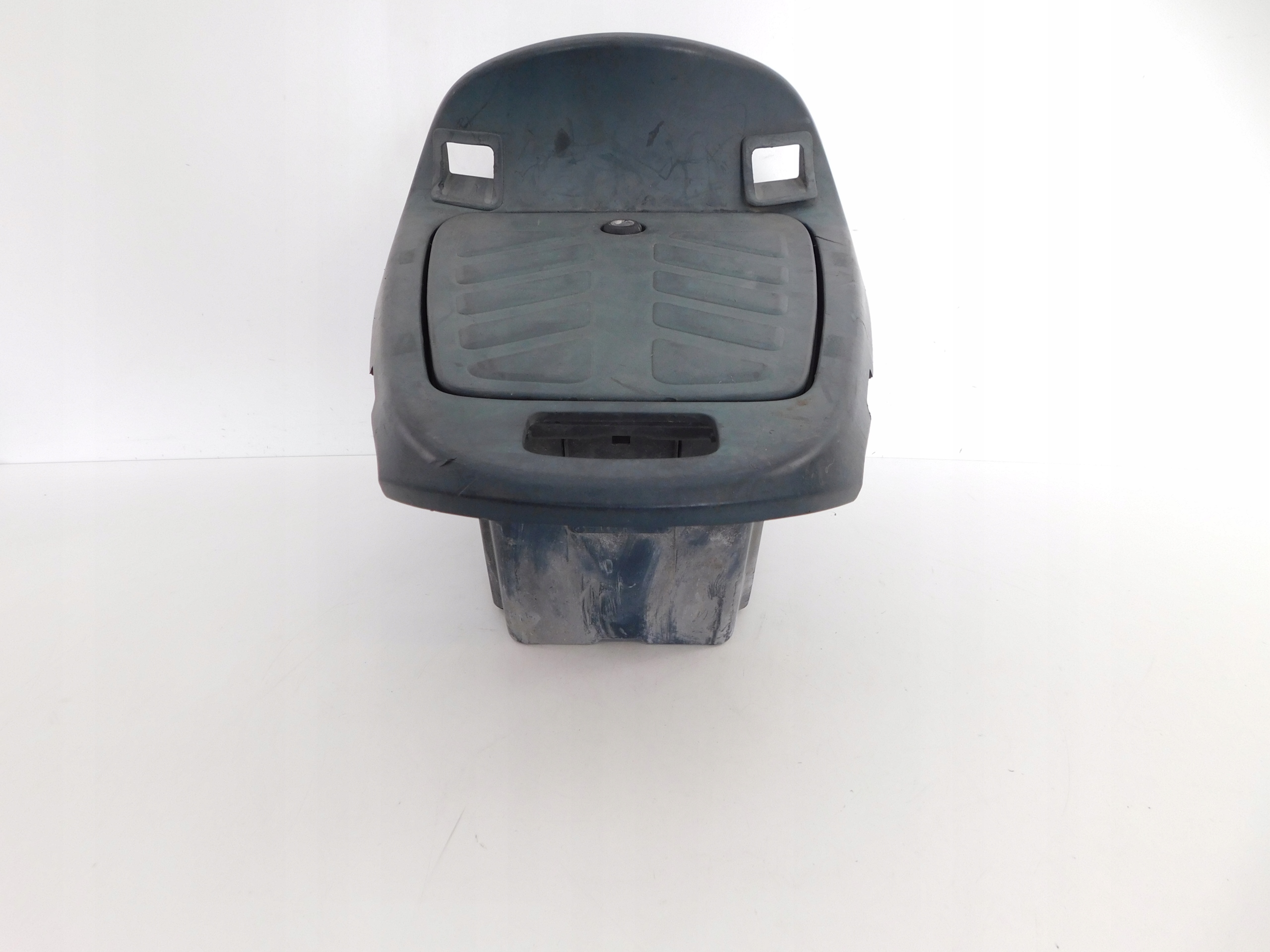 BMW C1 125 перчаточный ящик M1