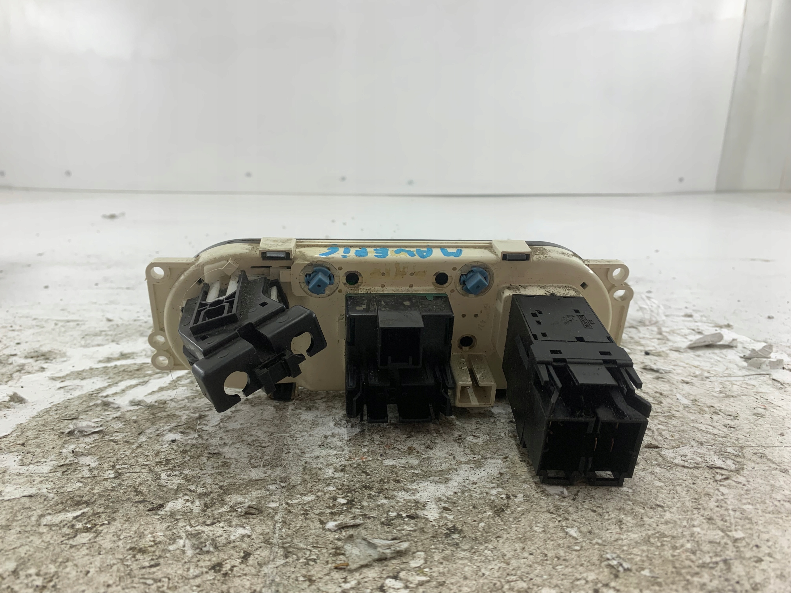 FORD MAVERICK II Unite commande clima Bouches buses YL8H19980B