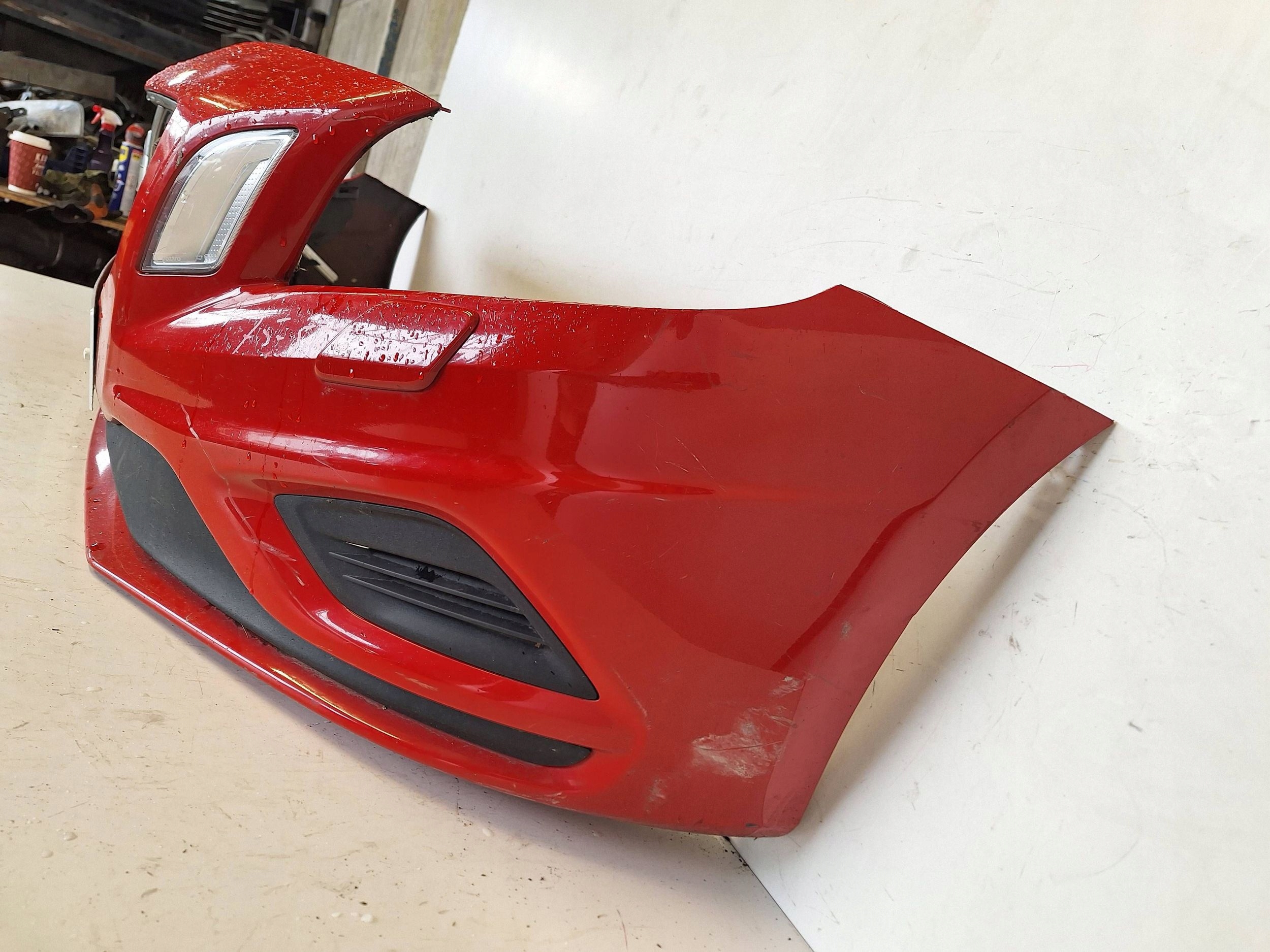 VOLVO V60 II R-design 10-13 bumper + XENON 31290975