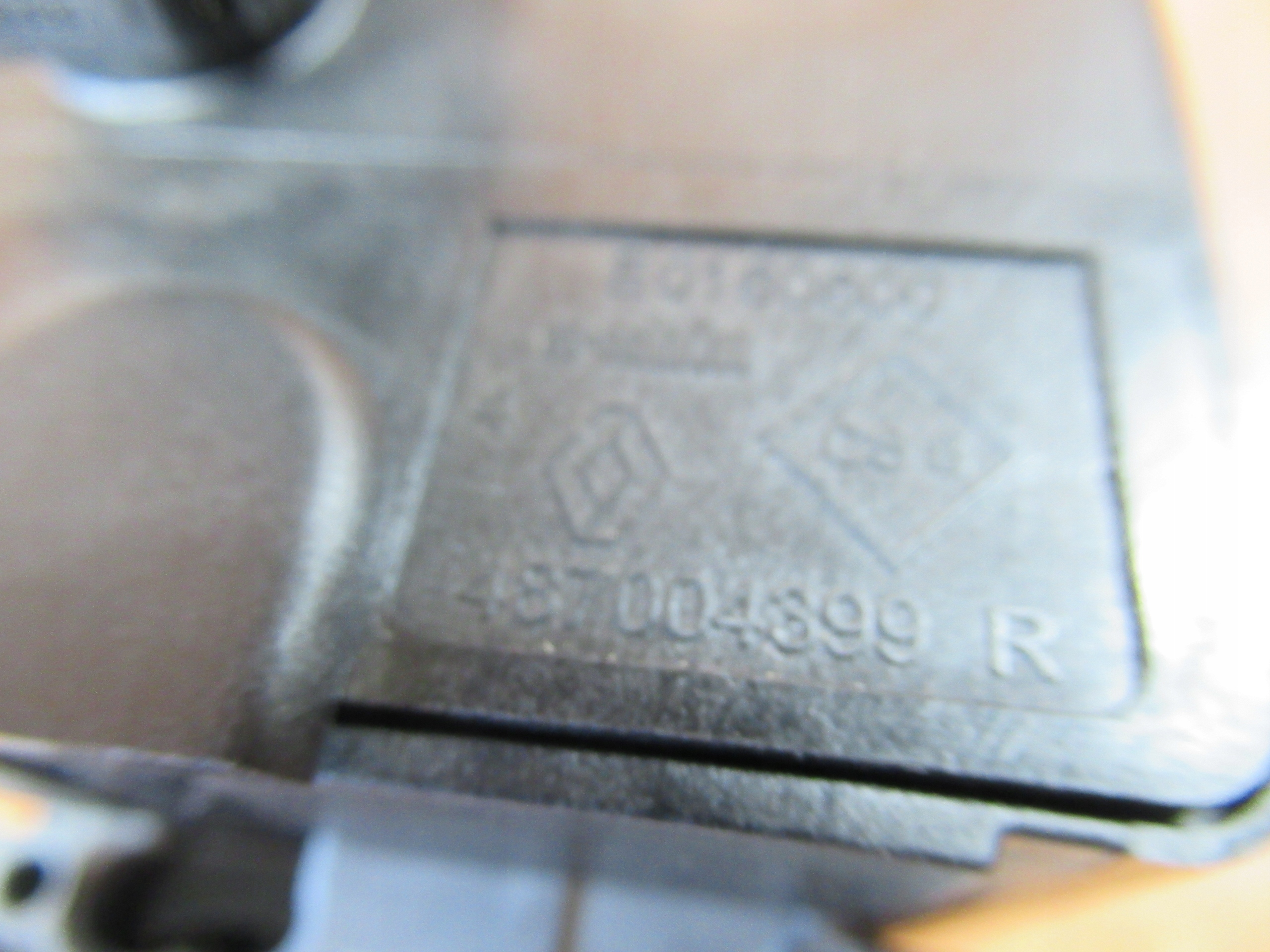 E0160800 - ЗАМОК РУЛЕВОГО КОЛЕСА RENAULT MEGANE III 2 487004399R