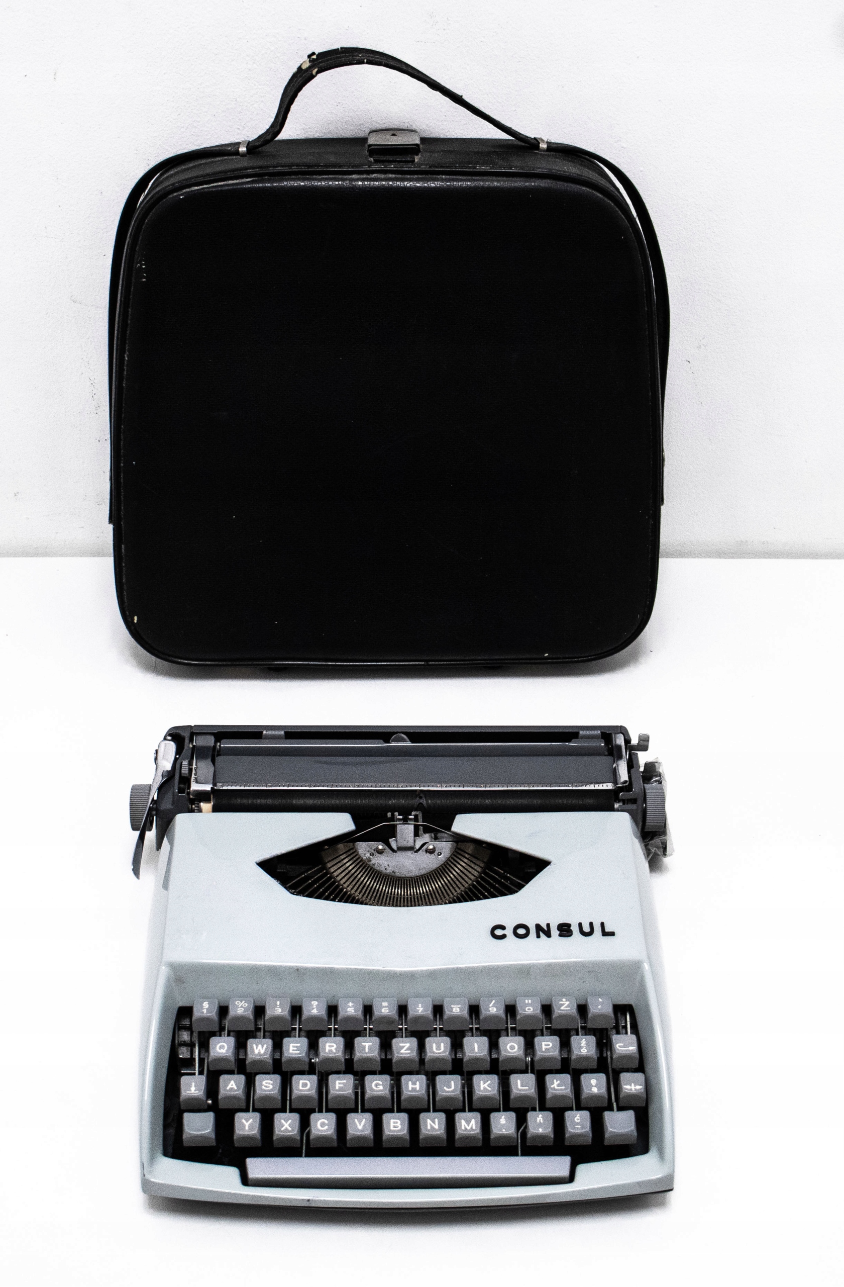 СТАРАЯ ПИШУЩАЯ МАШИНКА CONSUL, ЧЕХОСЛОВАКИЯ