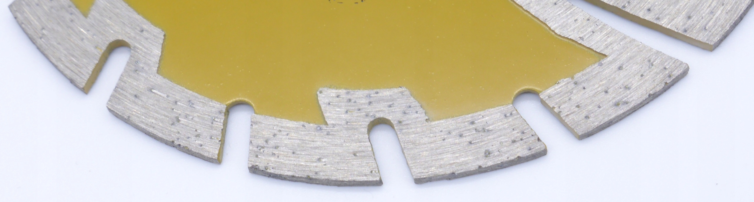 TARCZA DIAMENTOWA DO CIĘCIA BETONU KOSTKI 125x22.2 mm GŁĘBOKIE CIĘCIE Kod producenta AT-GC