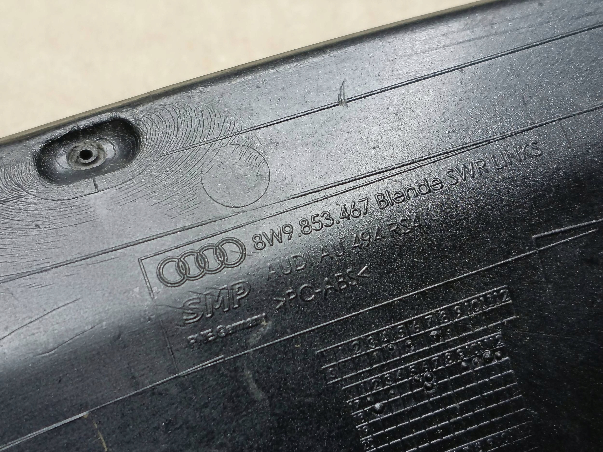 grid of a bumper front Audi RS4 B9 8W9853467