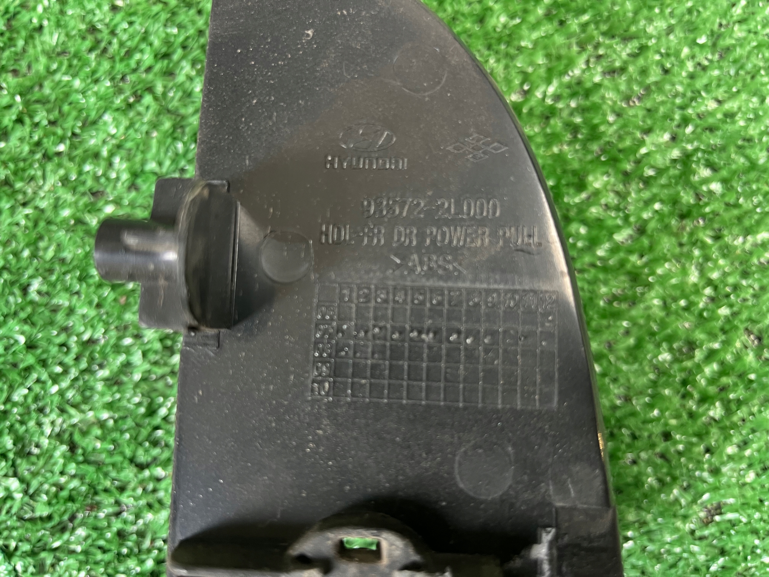 control panel of the window driver´s HYUNDAI I30 93570-2L010
