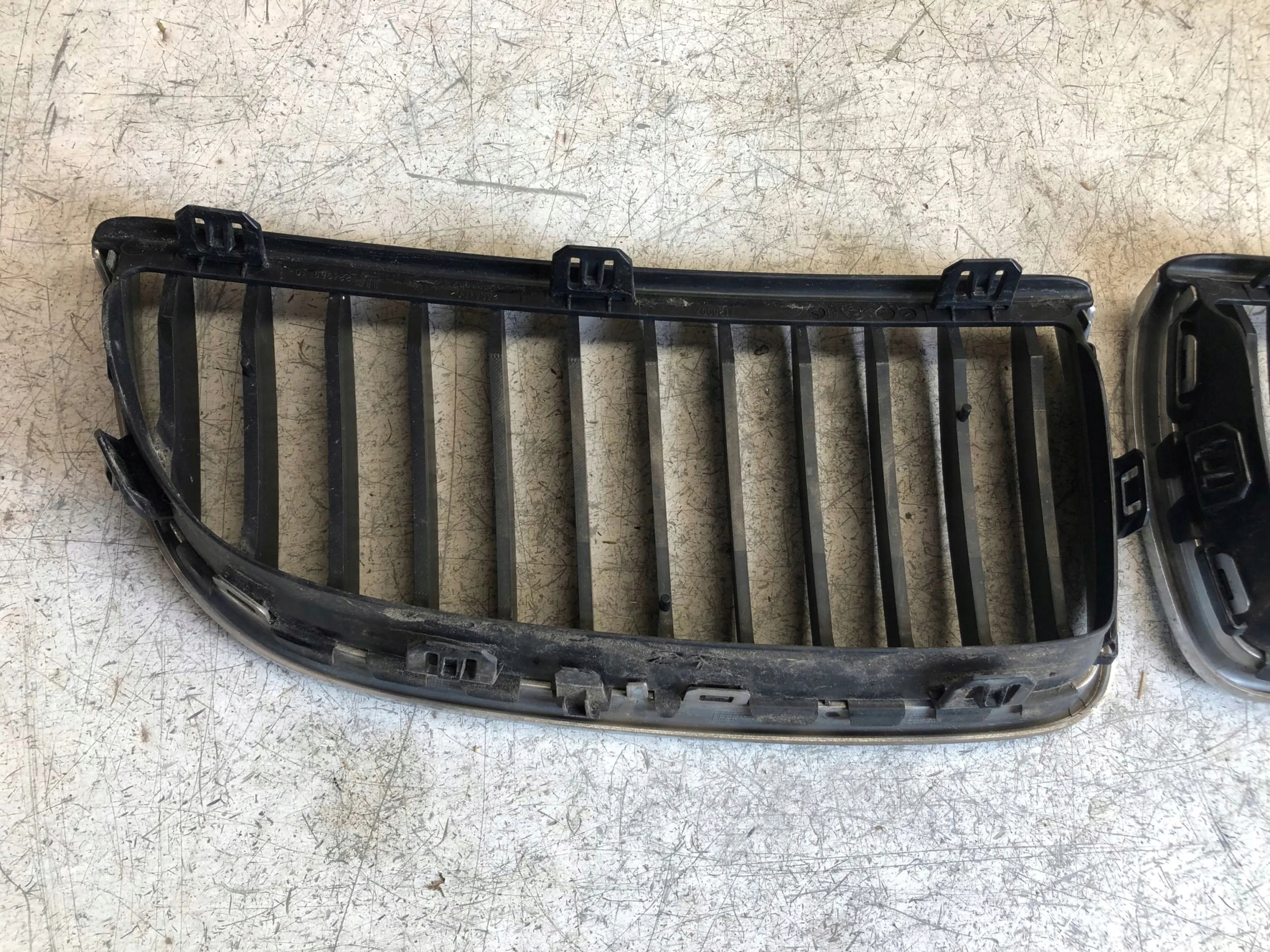 front PREKLADgrill left right BMW E90 7120008 7120007
