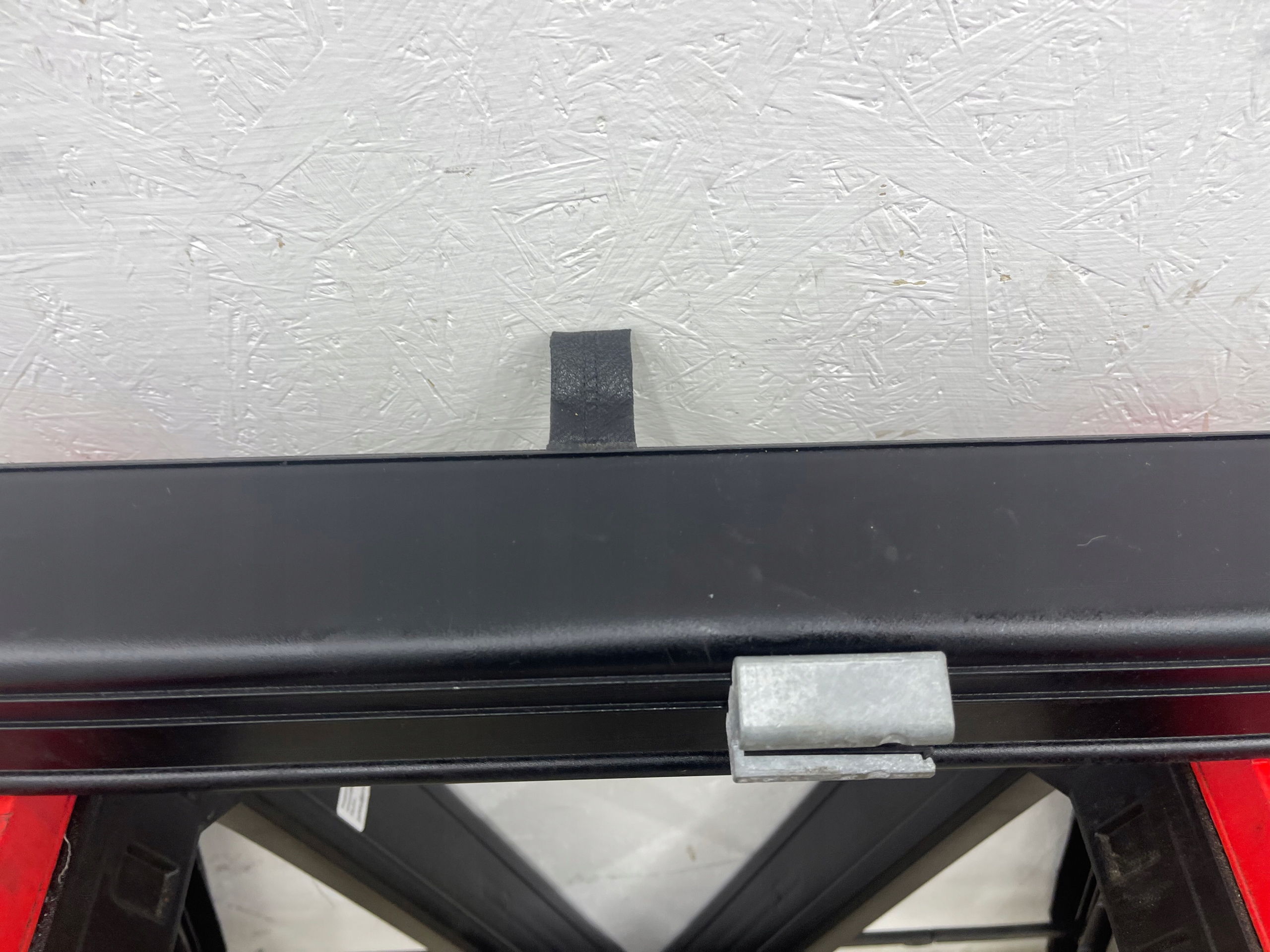 VW TOUAREG and 7L and blinds net boot