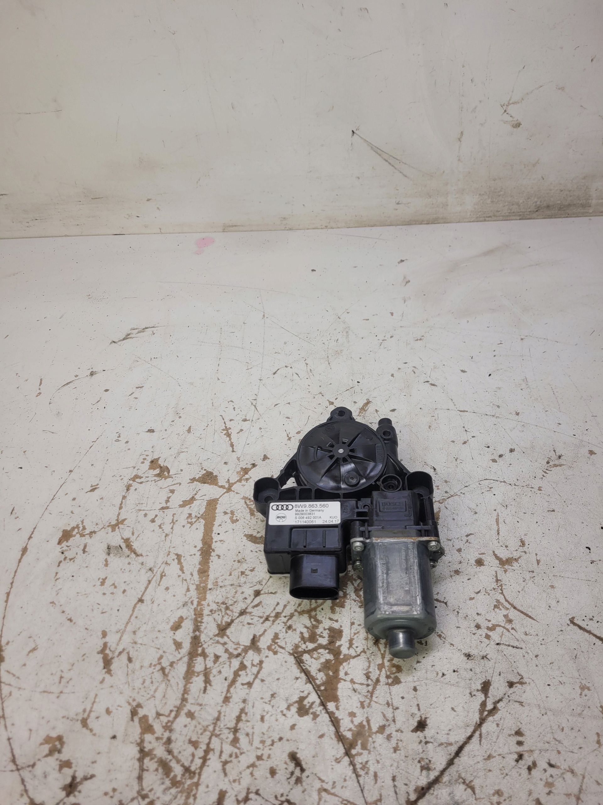 mini motor bonnet boot AUDI A4 B9 A5 8W9863560
