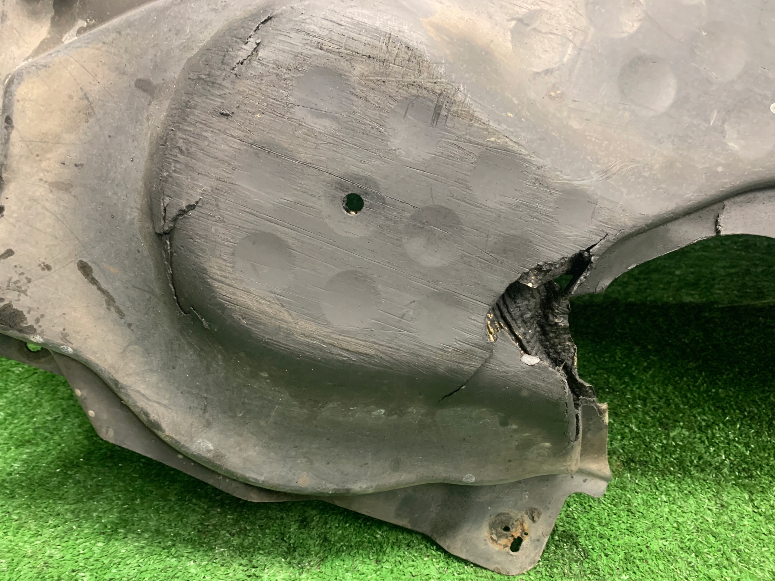 MERCEDES W 212 cover below gearbox engine W212
