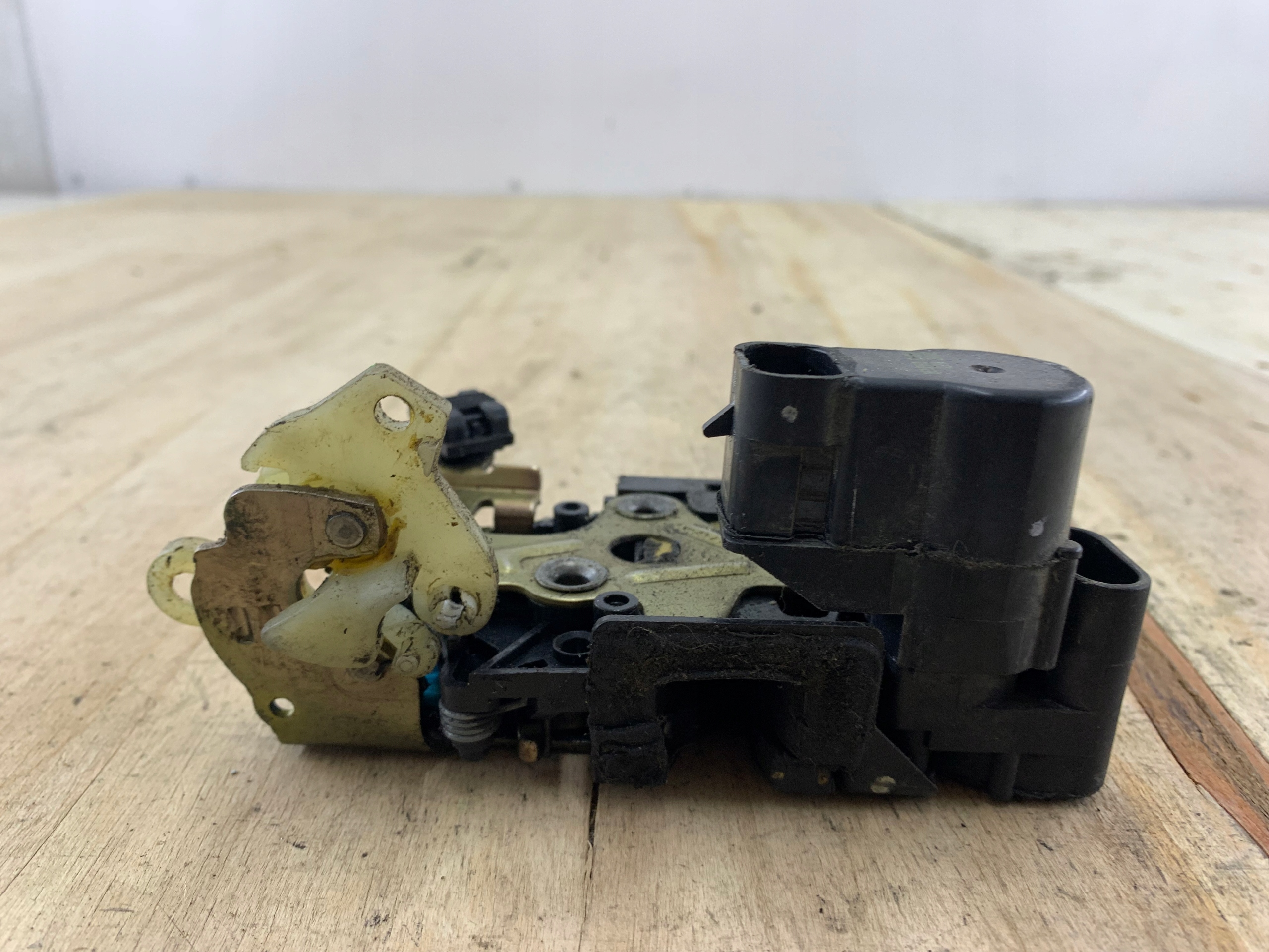 ALFA ROMEO 156 lock door right front