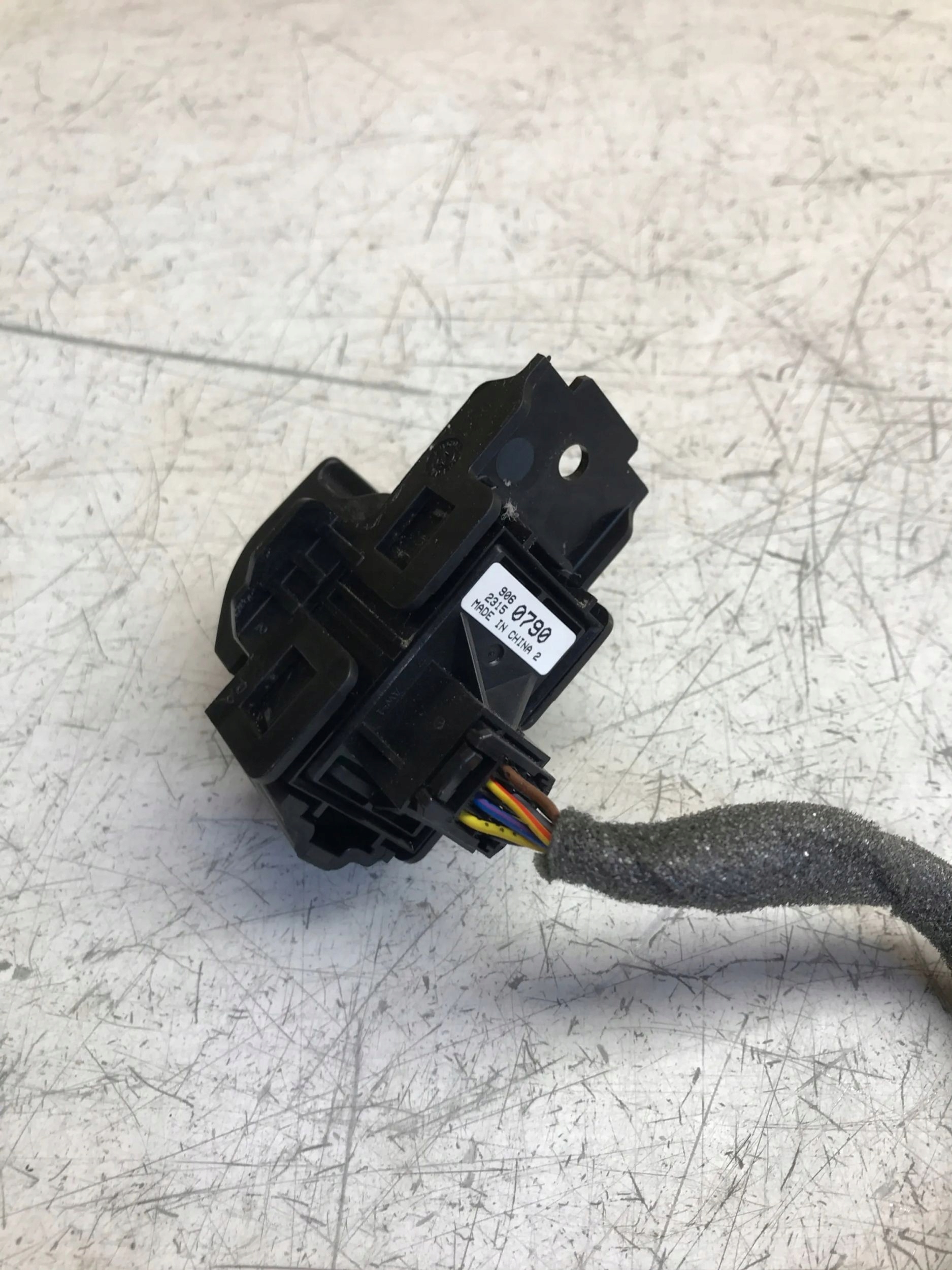 button switch electric brake OPEL INSIGNIA A LIFT OPC 9060790