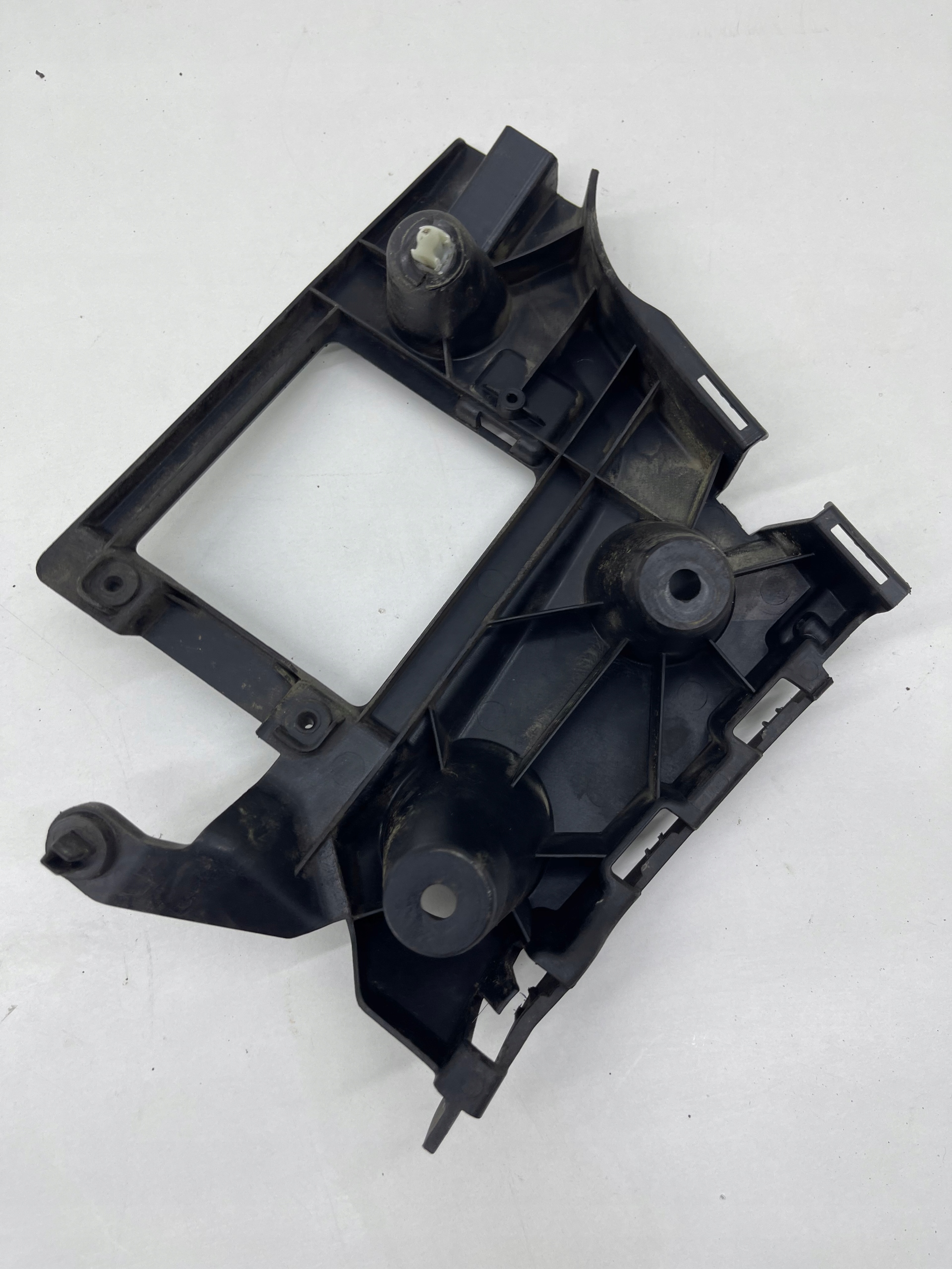 AUDI A6 C7 Berline Support Support plaque Pare choc Gauche Arrière Original